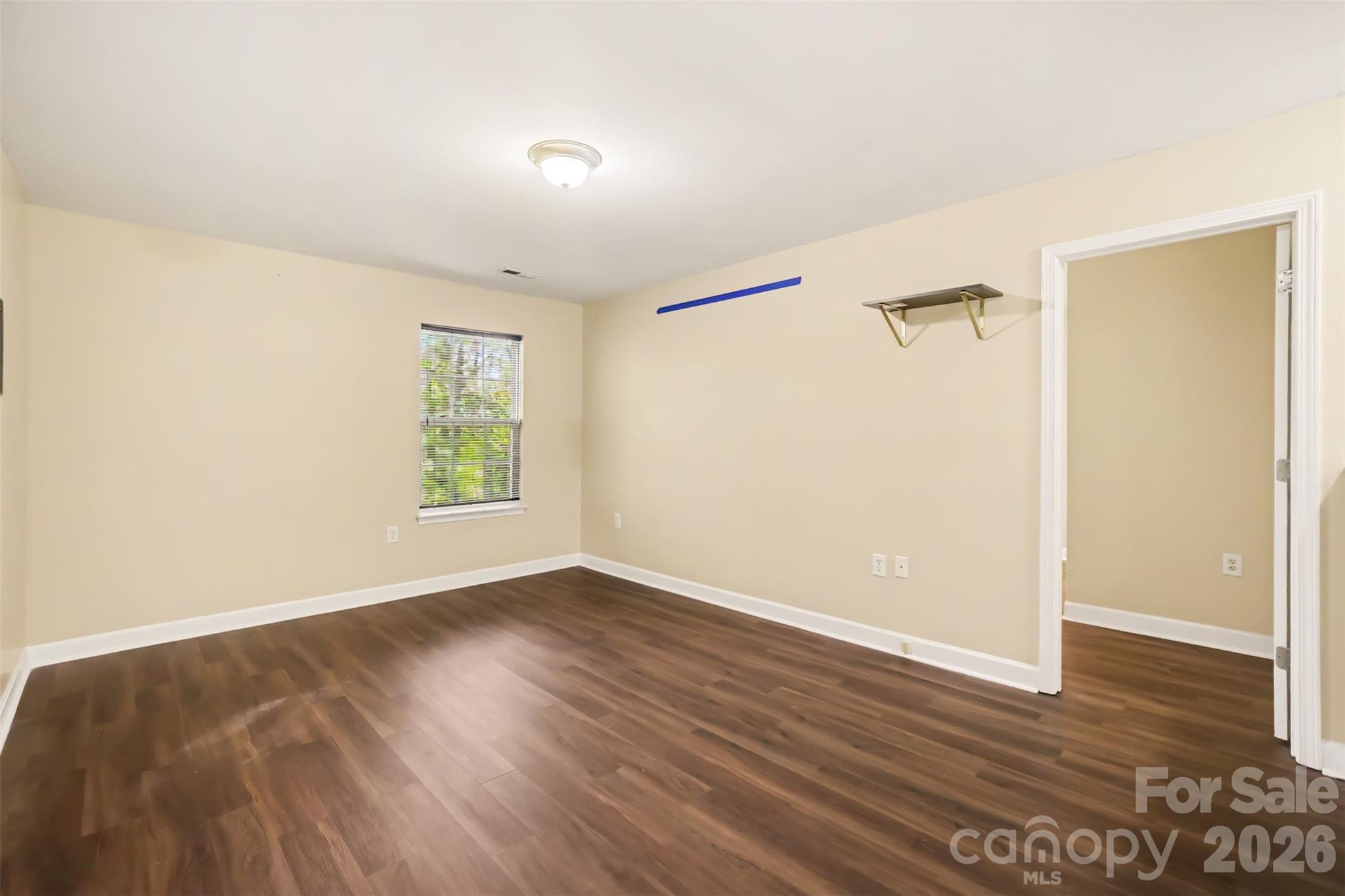 Spacious loft - 1364 Bottle Brush Lane, Harrisburg