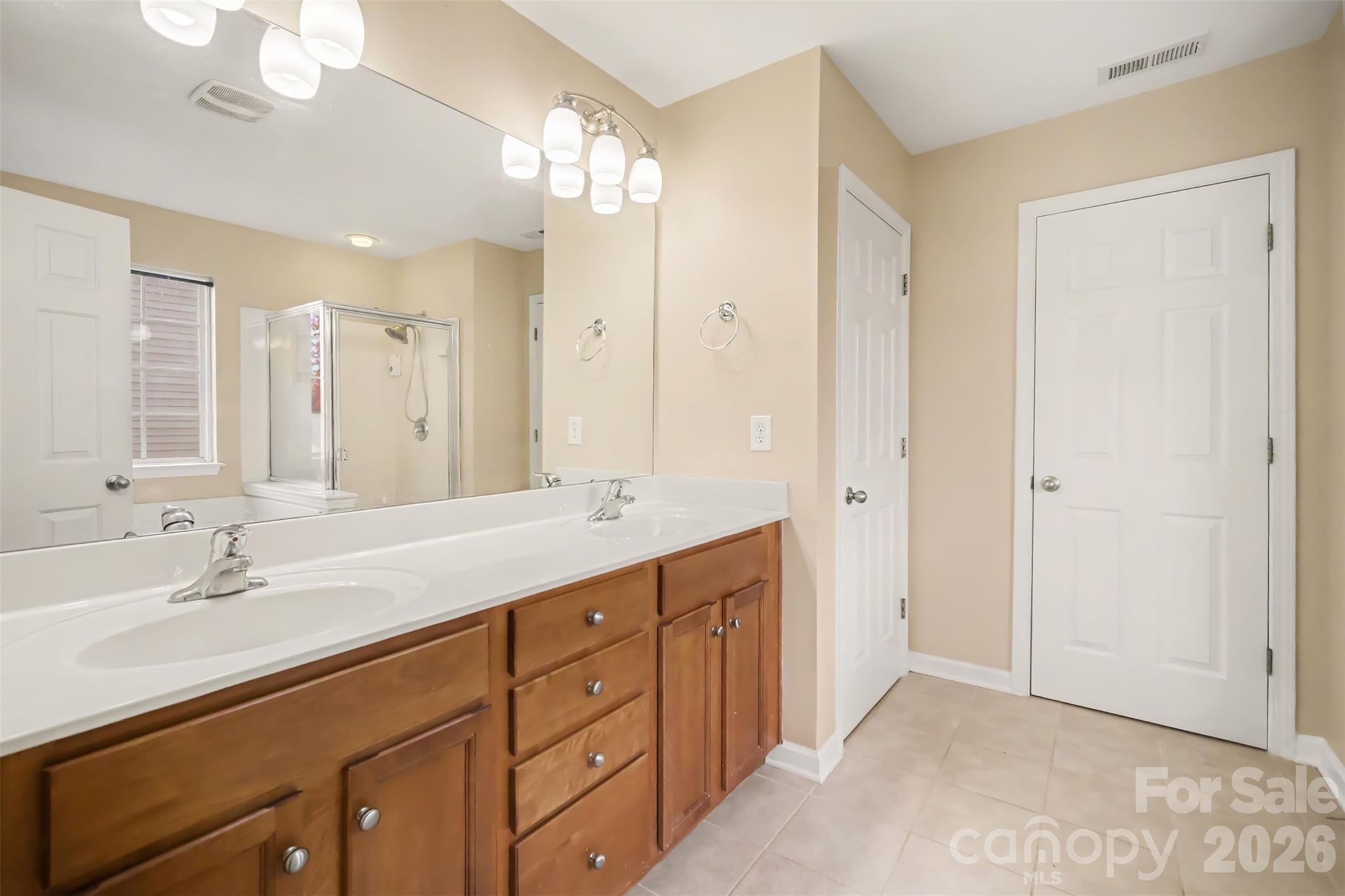 Master bath - 1364 Bottle Brush Lane, Harrisburg