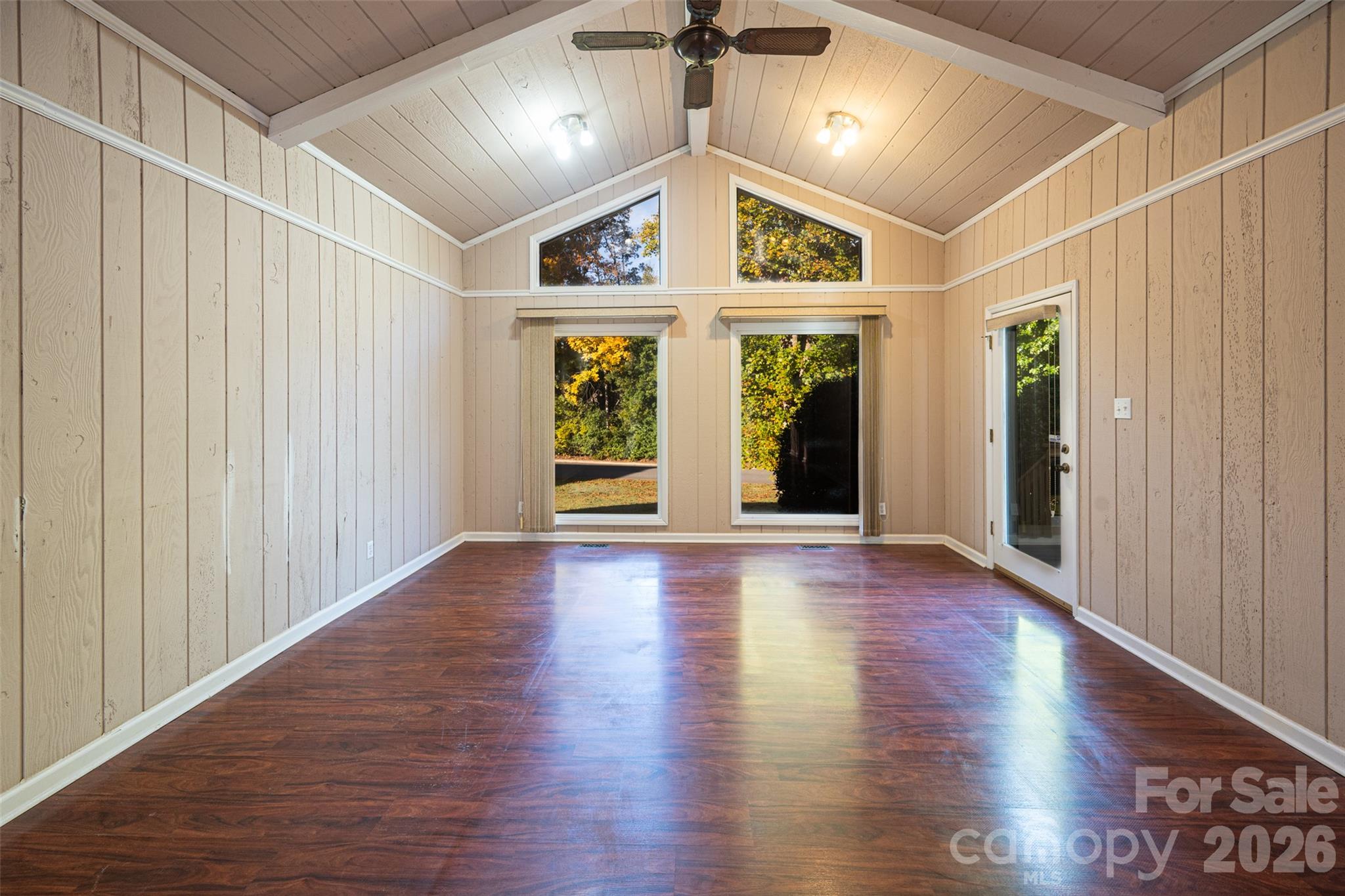 Living Room - 1440 Barbara Drive, Cherryville