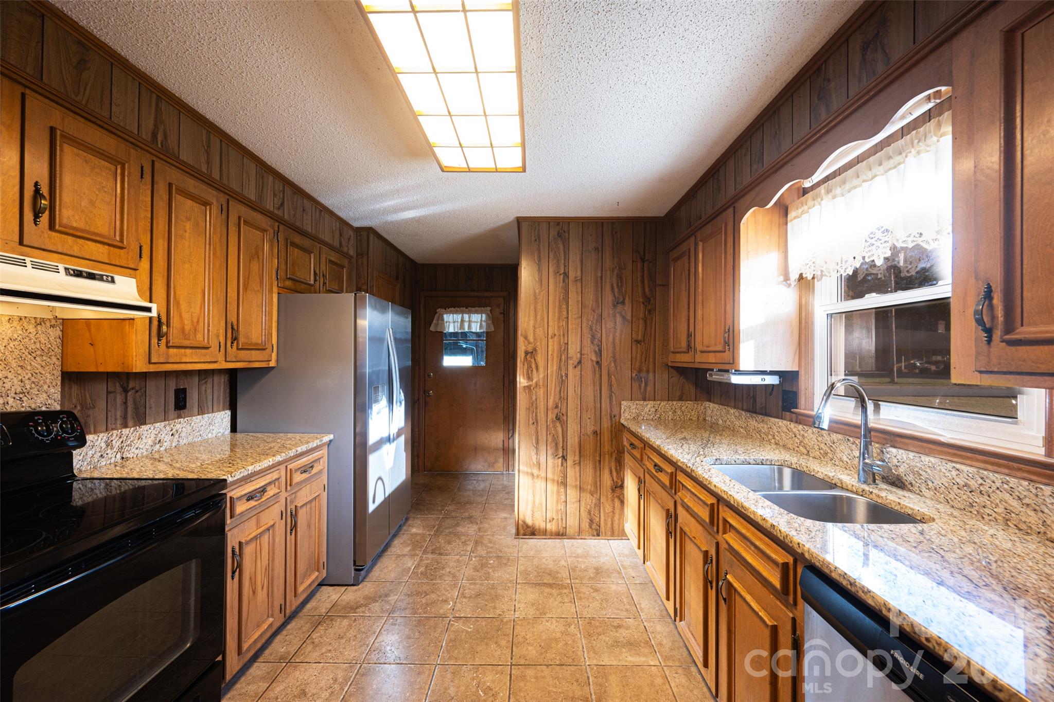 Kitchen - 1440 Barbara Drive, Cherryville