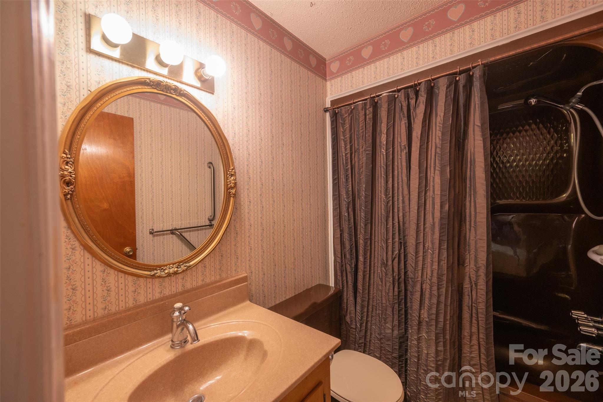 Bath 2 - 1440 Barbara Drive, Cherryville