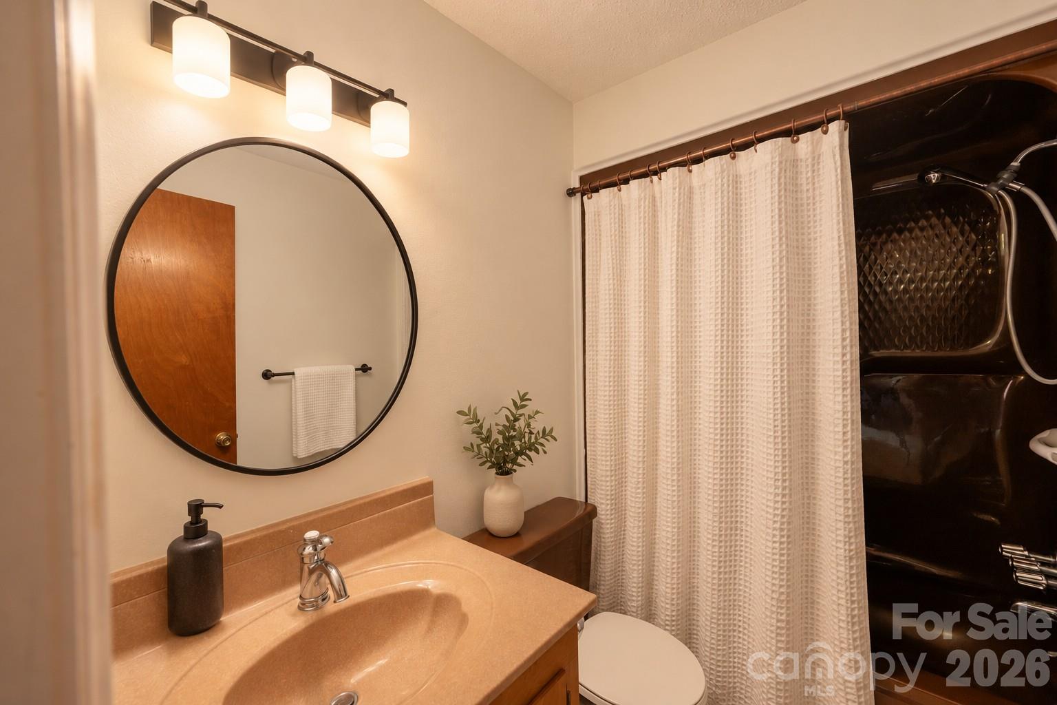 Bath 2 - 1440 Barbara Drive, Cherryville