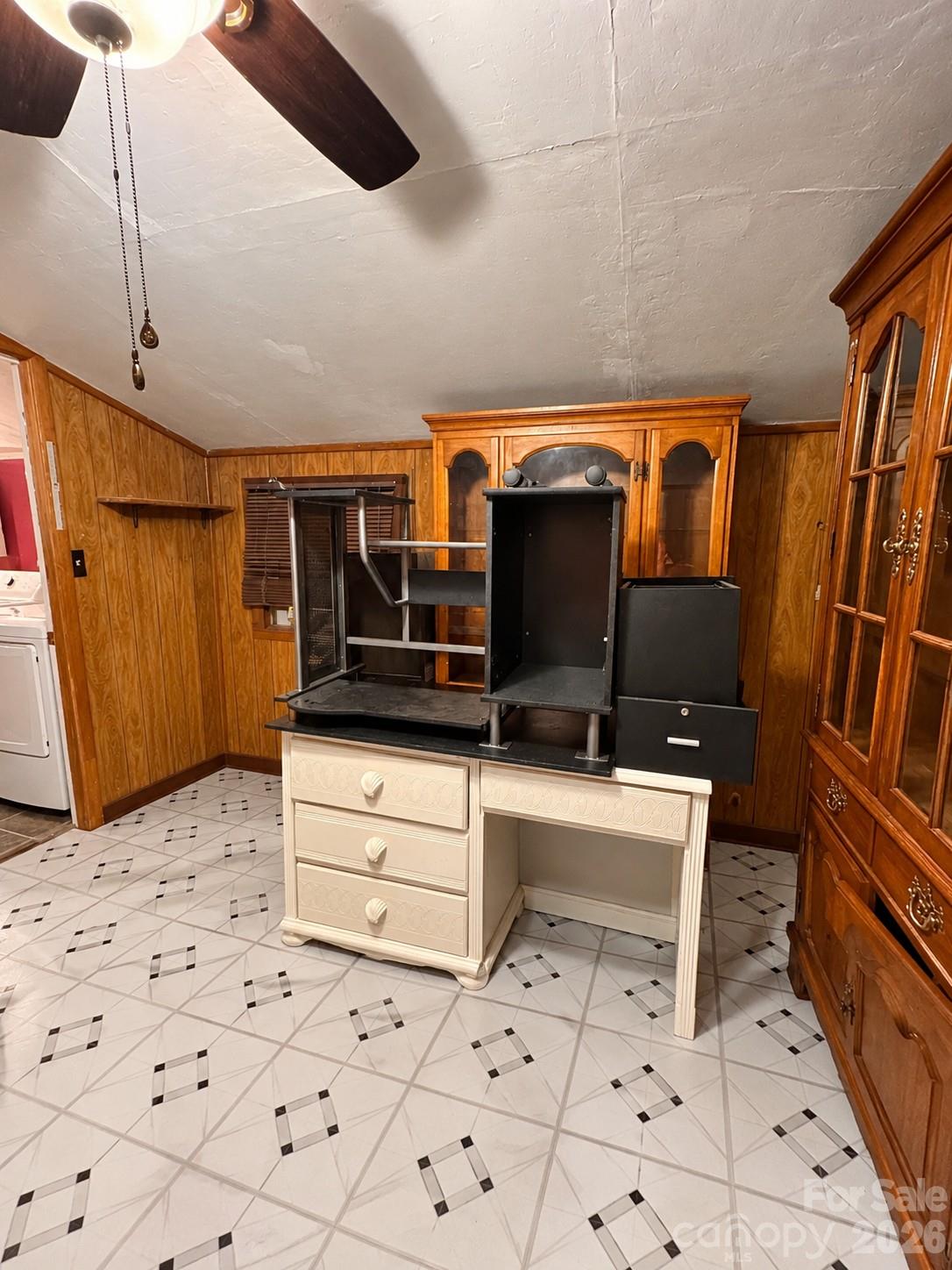 Single Family Residence at 131 Windswept Drive, Marion, photo 14 of 16