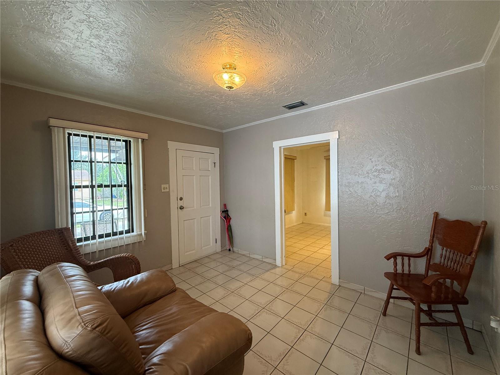 Single Family Residence at 2933 W WALNUT ST, TAMPA, photo 4 of 22