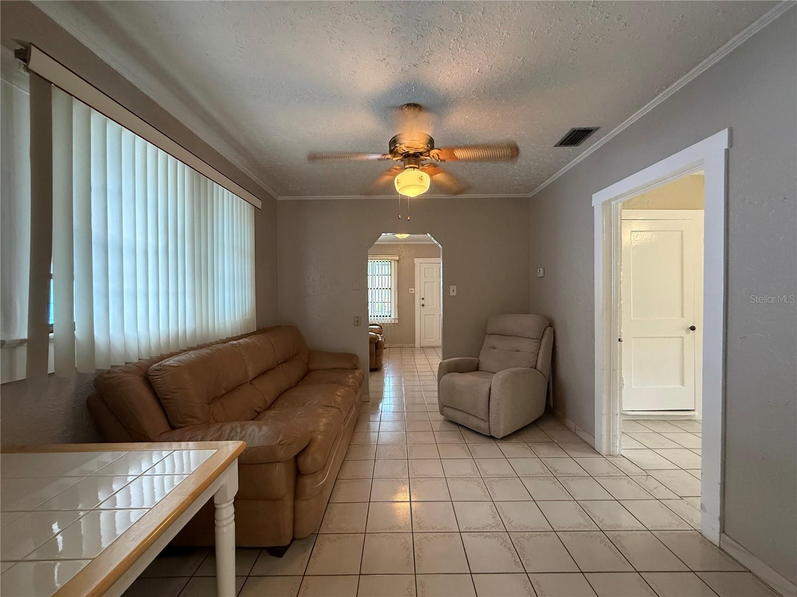 Single Family Residence at 2933 W WALNUT ST, TAMPA, photo 5 of 22