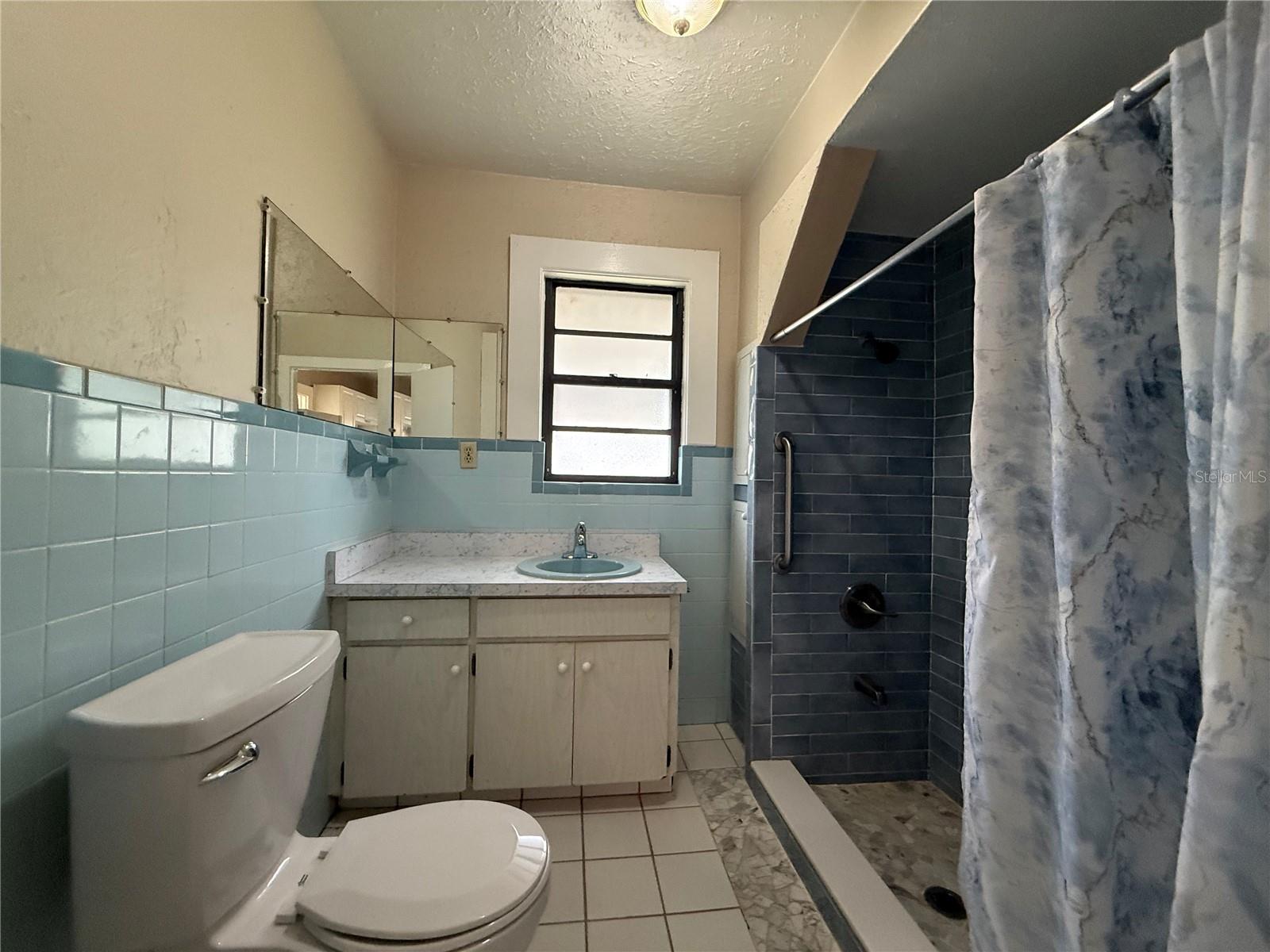 Single Family Residence at 2933 W WALNUT ST, TAMPA, photo 14 of 22