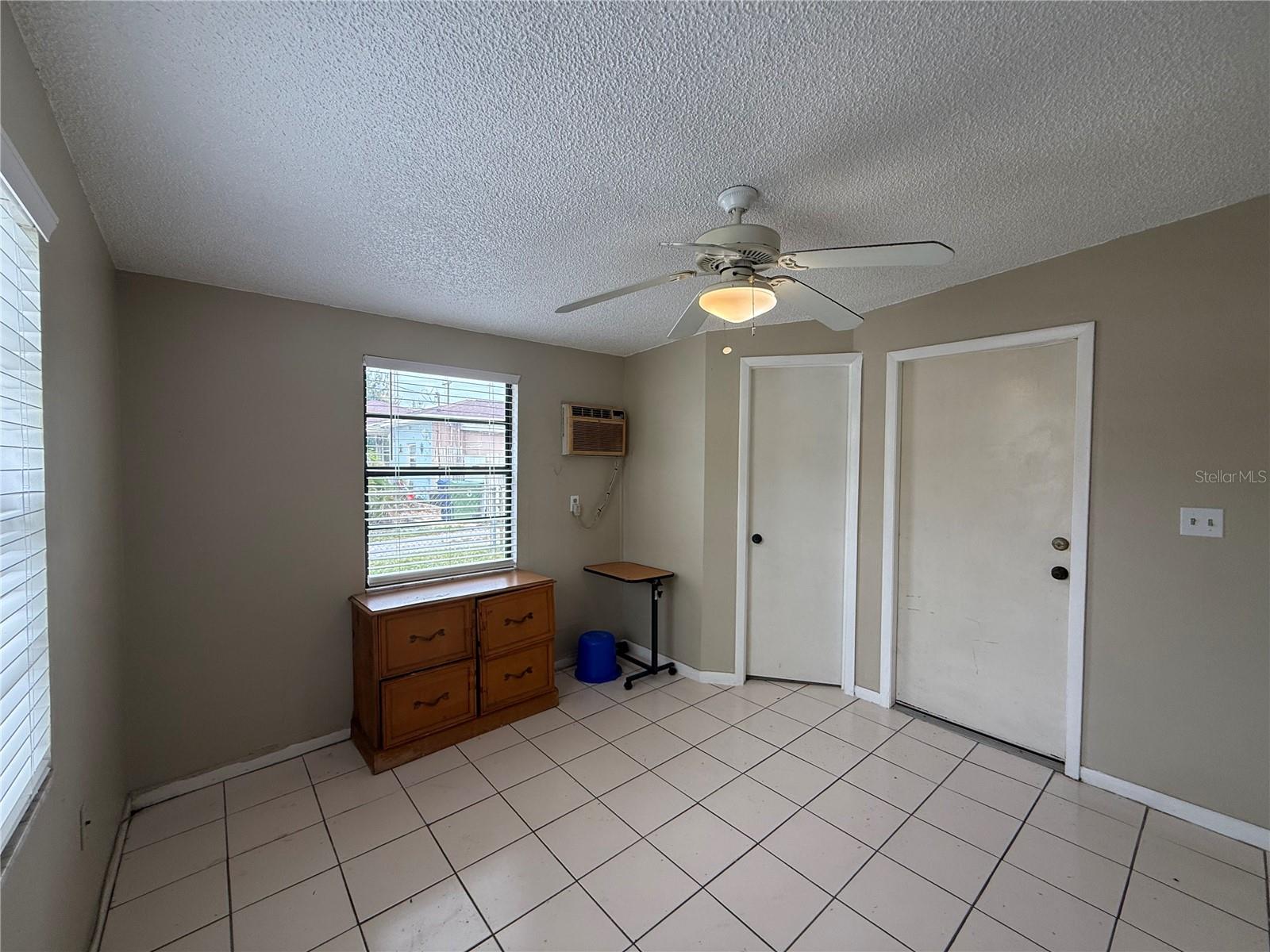 Single Family Residence at 2933 W WALNUT ST, TAMPA, photo 18 of 22