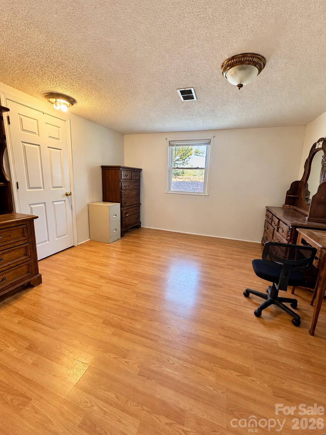 Single Family Residence at 165 Green Circle Drive, North Wilkesboro, photo 14 of 18