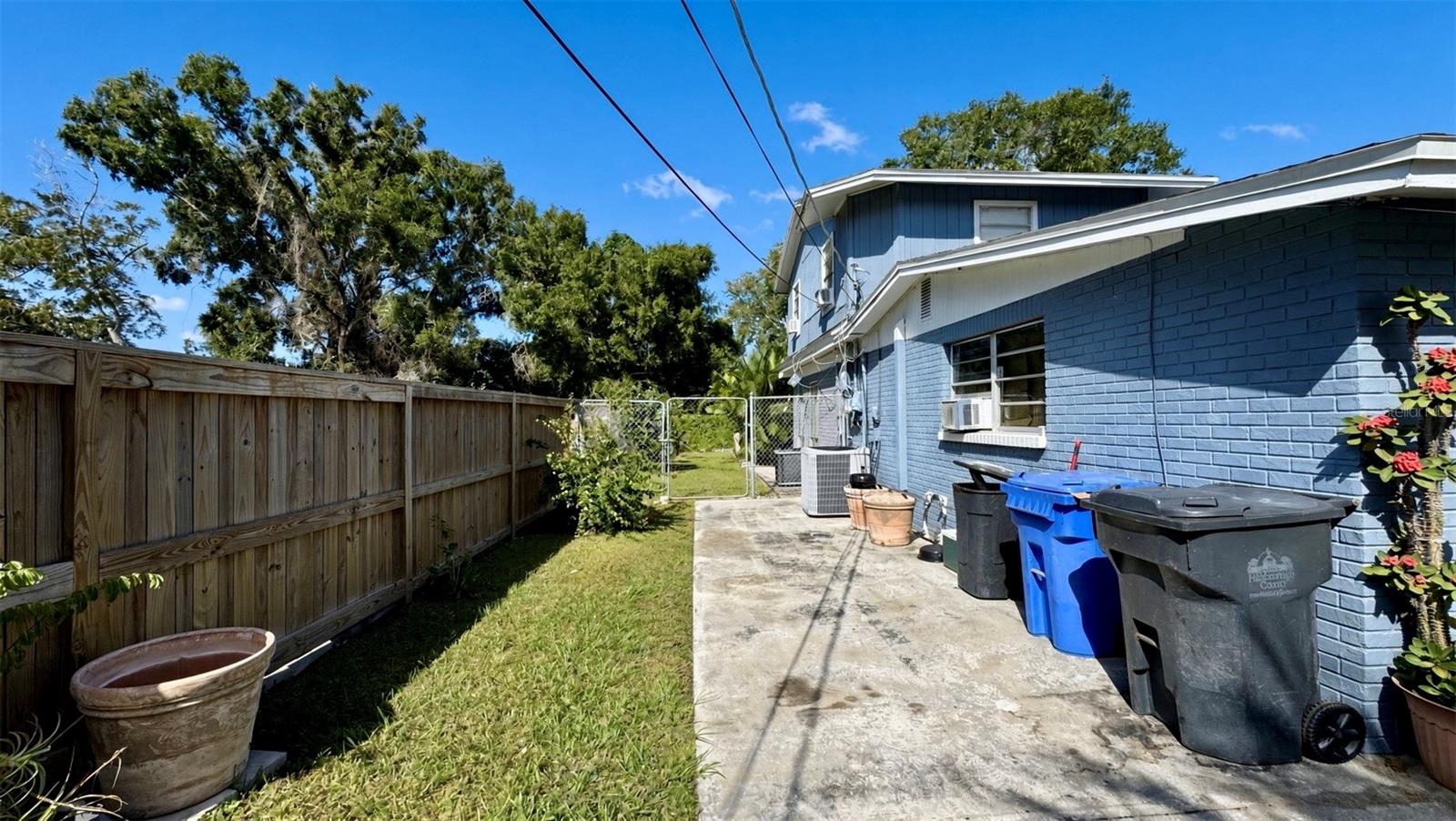 Single Family Residence at 5810 N GOMEZ AVE, TAMPA, photo 6 of 54