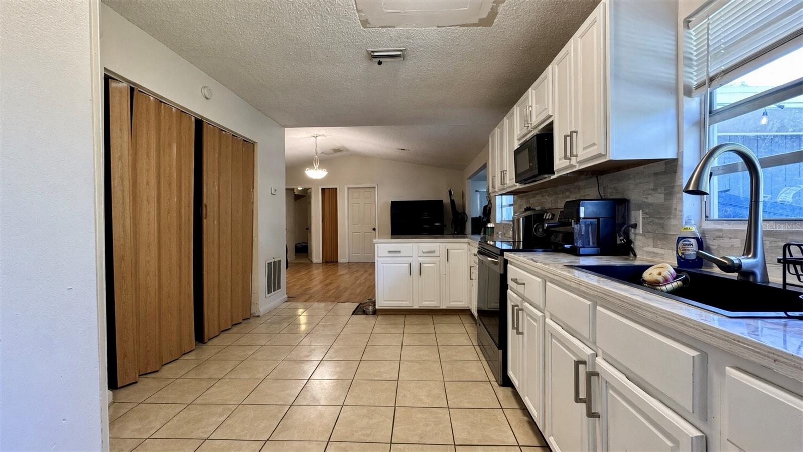 Single Family Residence at 5810 N GOMEZ AVE, TAMPA, photo 40 of 54