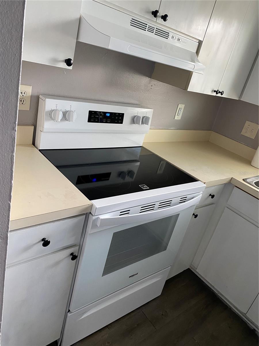 Townhouse at 6006 BAYSIDE KEY DR NE #6006, TAMPA, photo 6 of 16