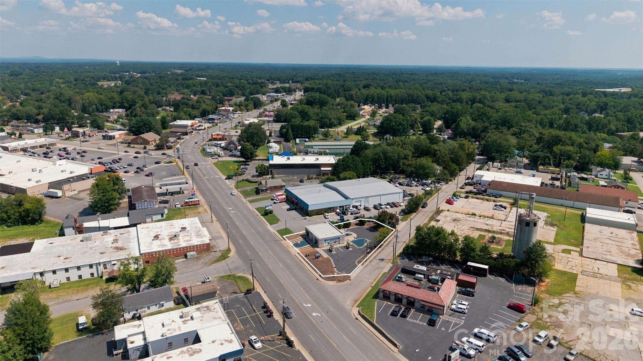 Automotive at 1110 16th Street, Hickory, photo 11 of 13