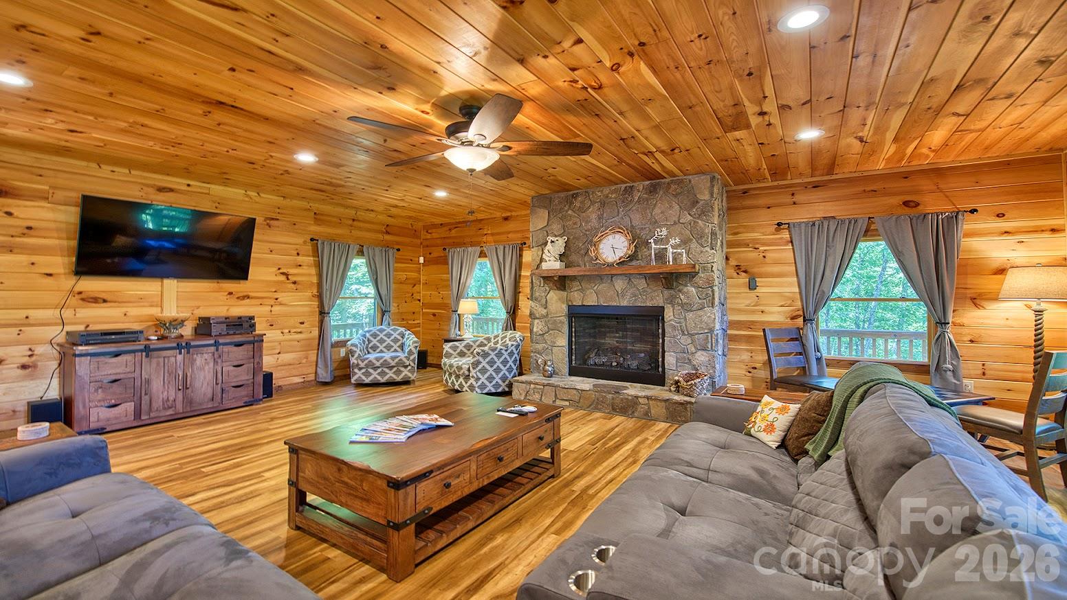 Living Room - 1450 Mountain Laurel Road, Whittier