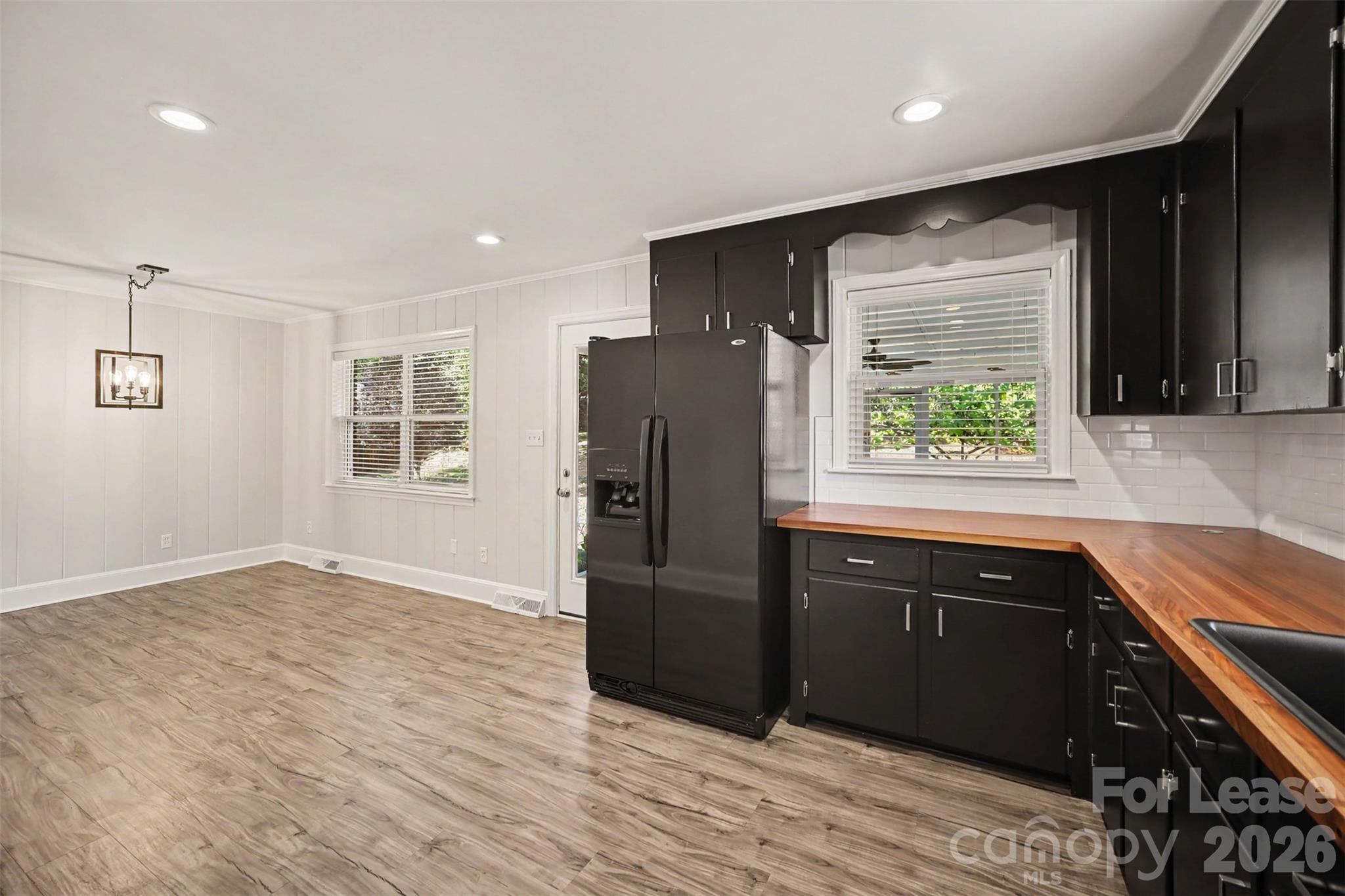 Single Family Residence at 4812 Yardley Place, Charlotte, photo 5 of 17