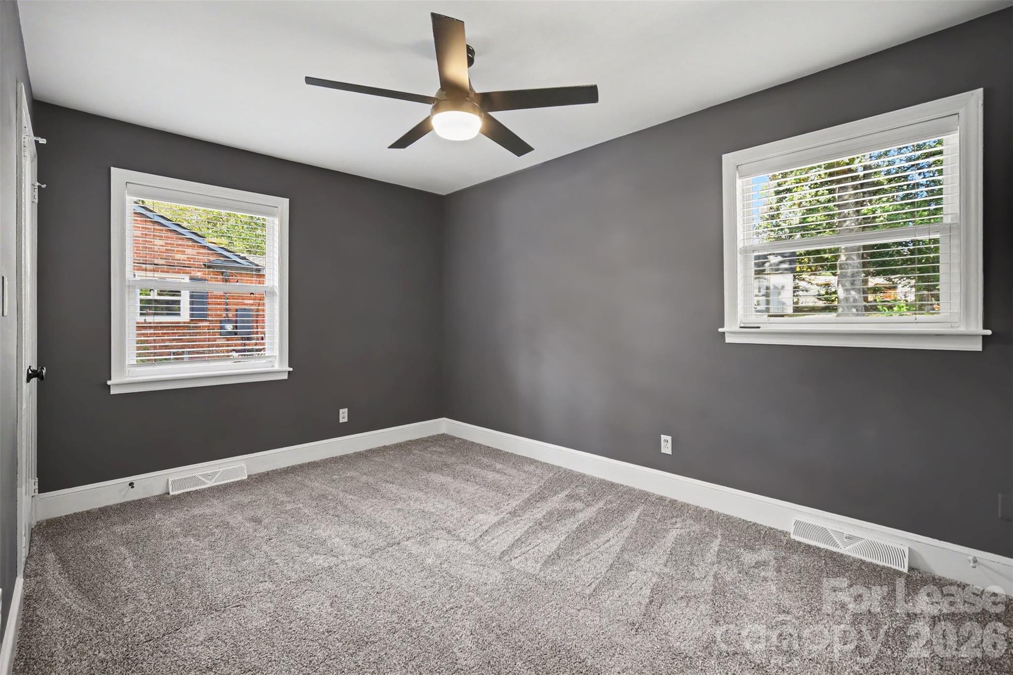 Single Family Residence at 4812 Yardley Place, Charlotte, photo 8 of 17
