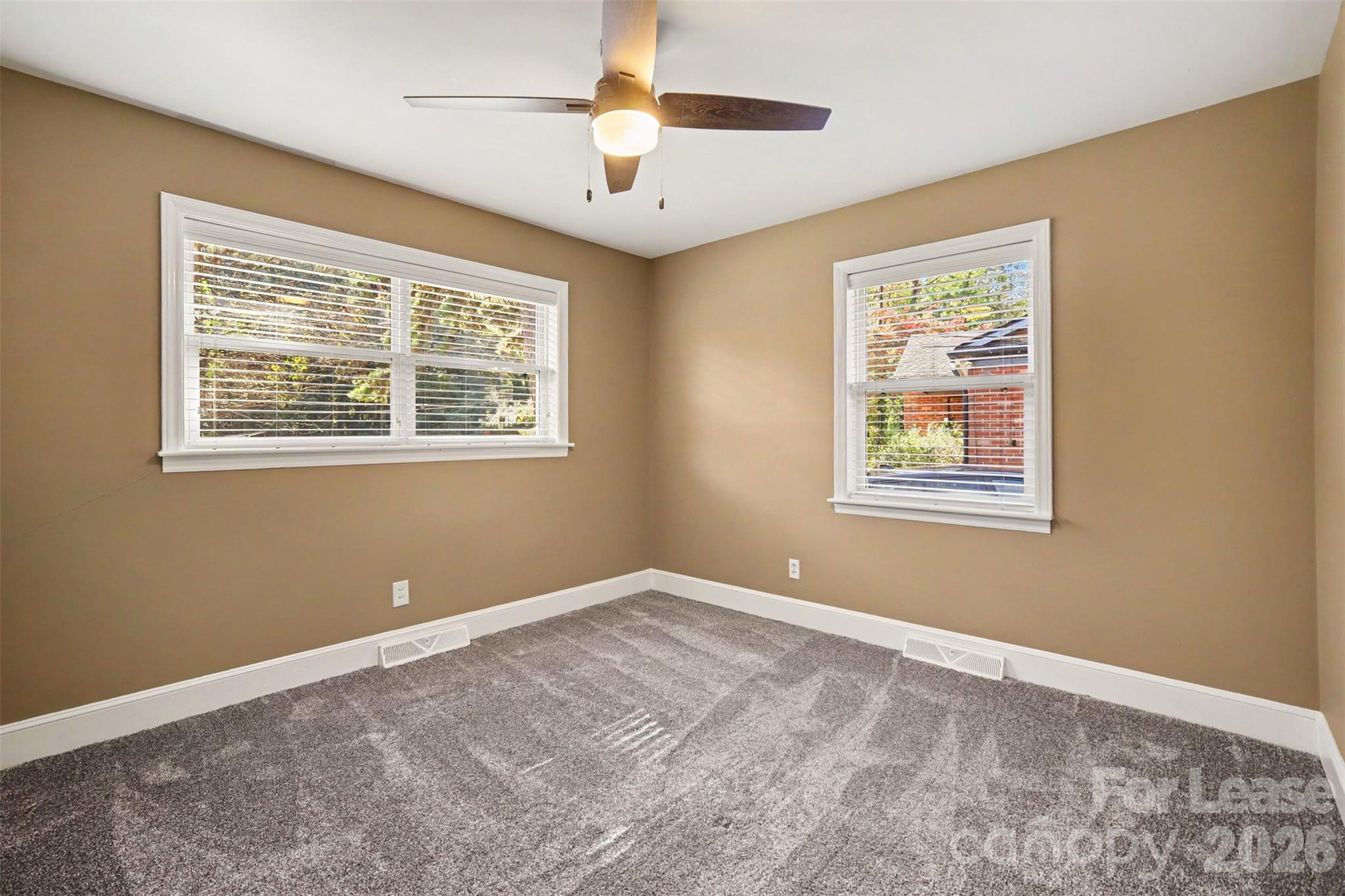 Single Family Residence at 4812 Yardley Place, Charlotte, photo 9 of 17