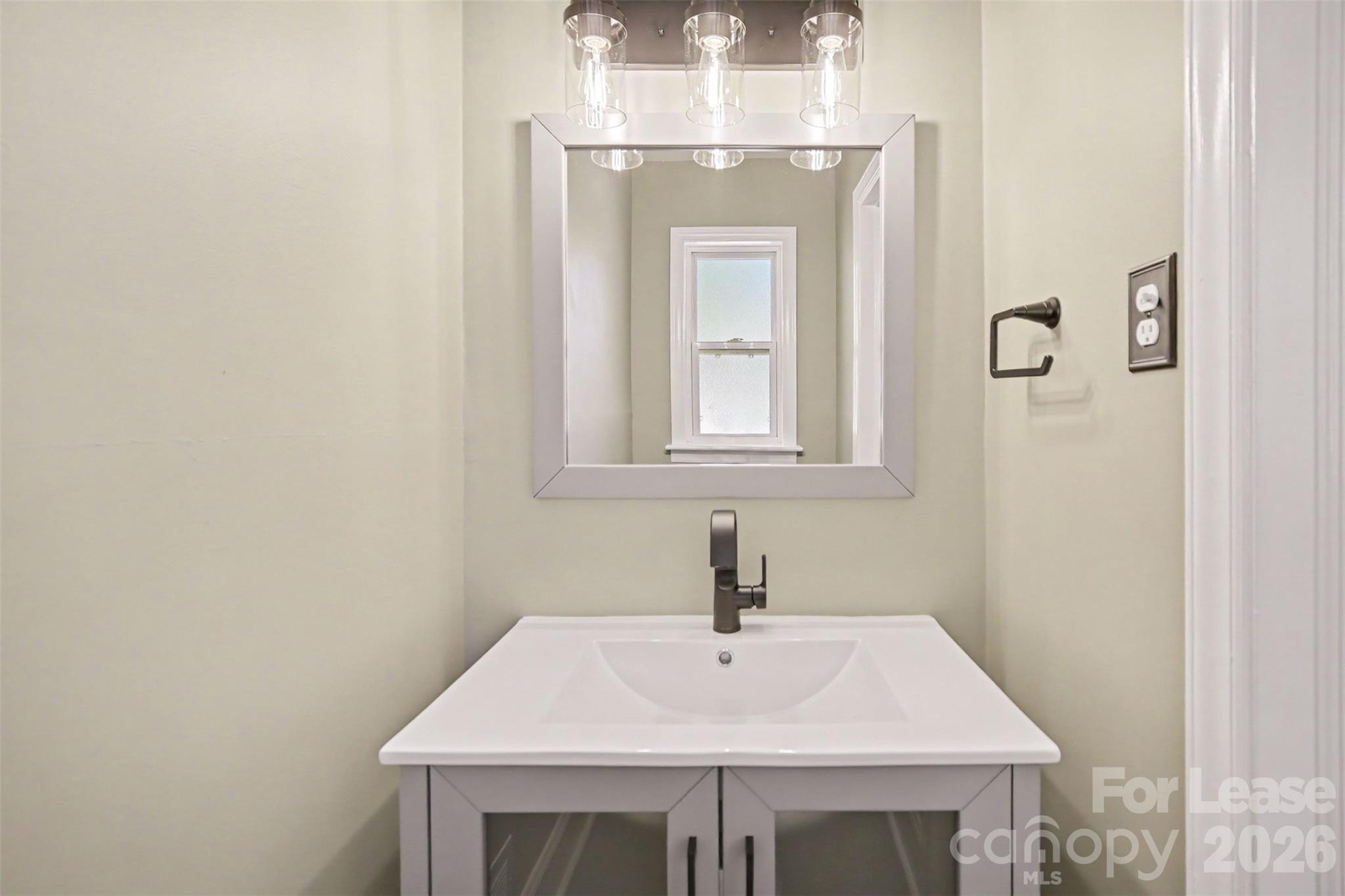 Single Family Residence at 4812 Yardley Place, Charlotte, photo 12 of 17