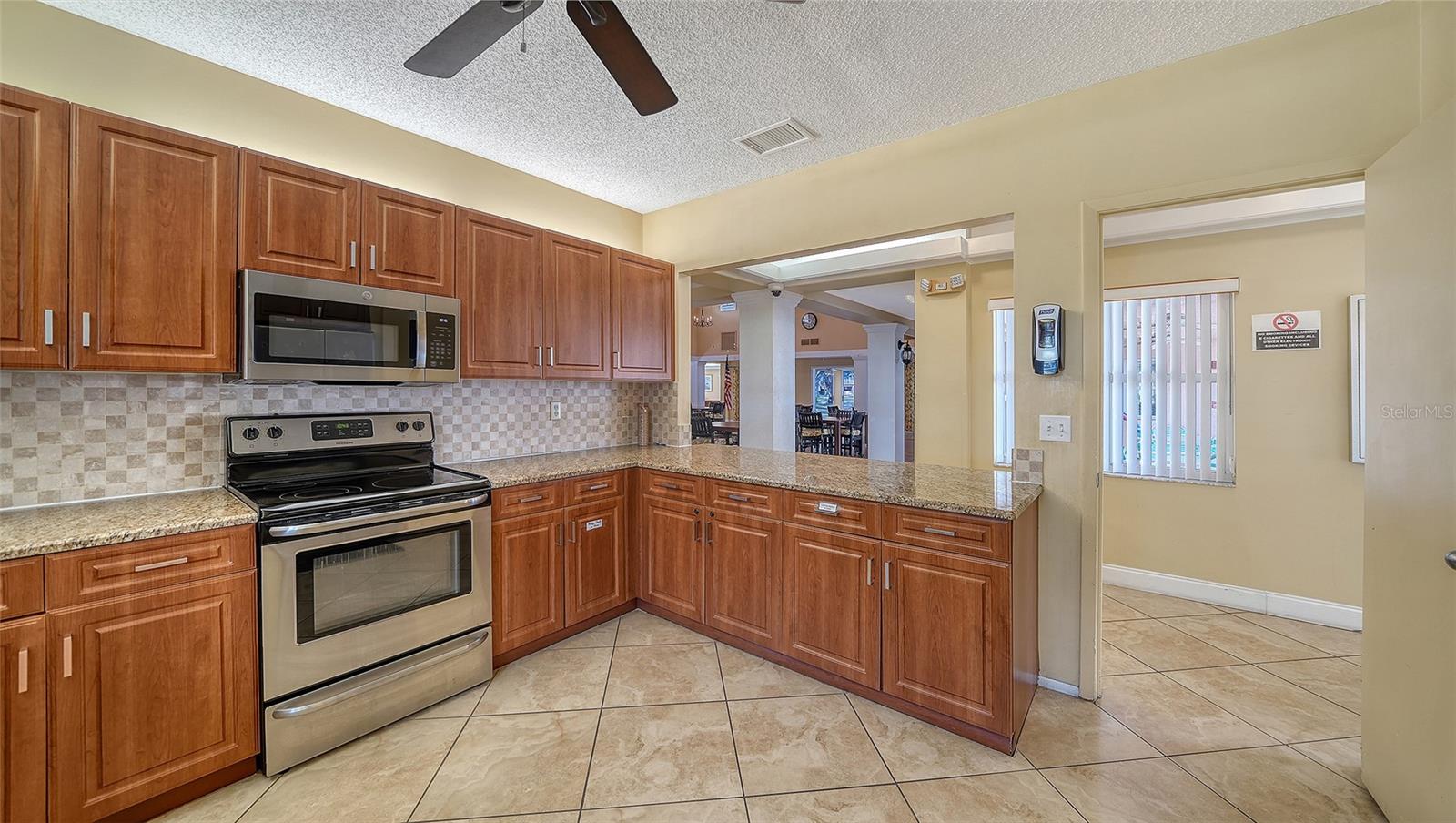 Clubhouse Kitchen - 4550 PINEBROOK CIR #203, BRADENTON