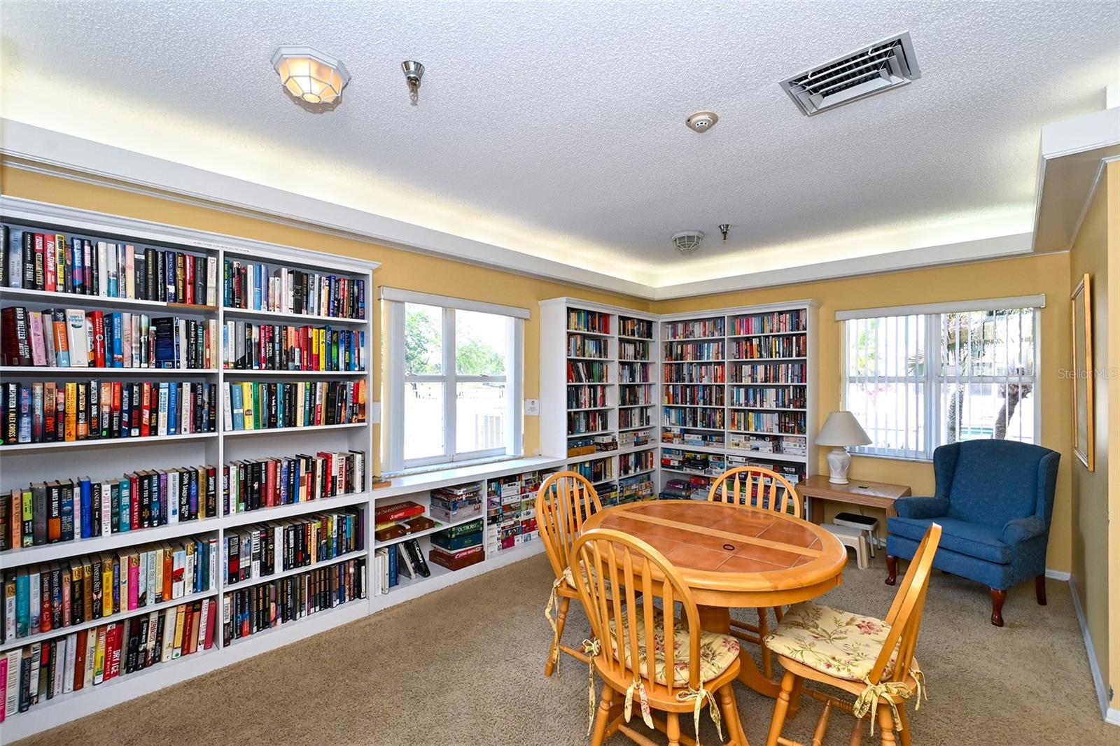 Clubhouse Library - 4550 PINEBROOK CIR #203, BRADENTON