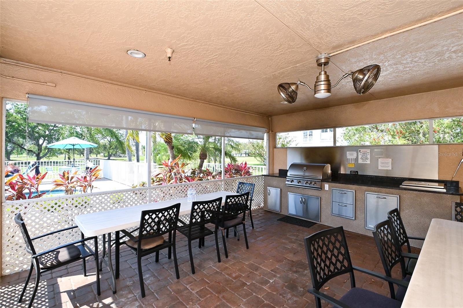 Clubhouse - Community Outdoor Grilling Area - 4550 PINEBROOK CIR #203, BRADENTON