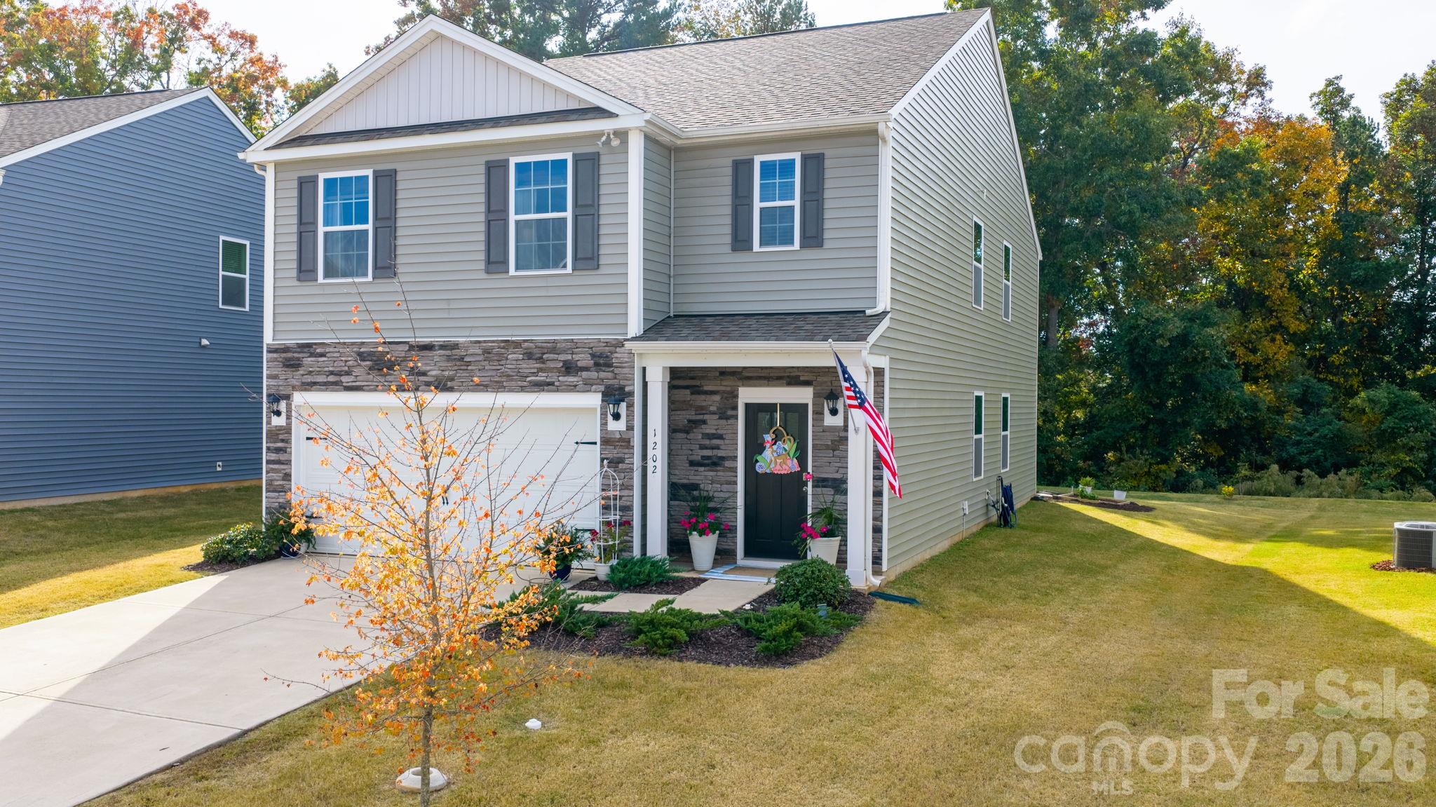 Single Family Residence at 1202 37th Avenue Lane NE, Hickory, photo 2 of 36