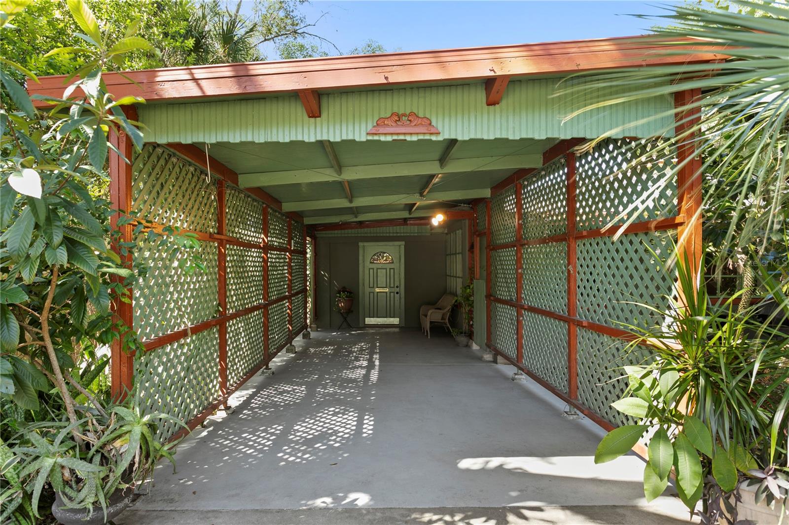 Single Family Residence at 6916 N 20TH ST, TAMPA, photo 4 of 36