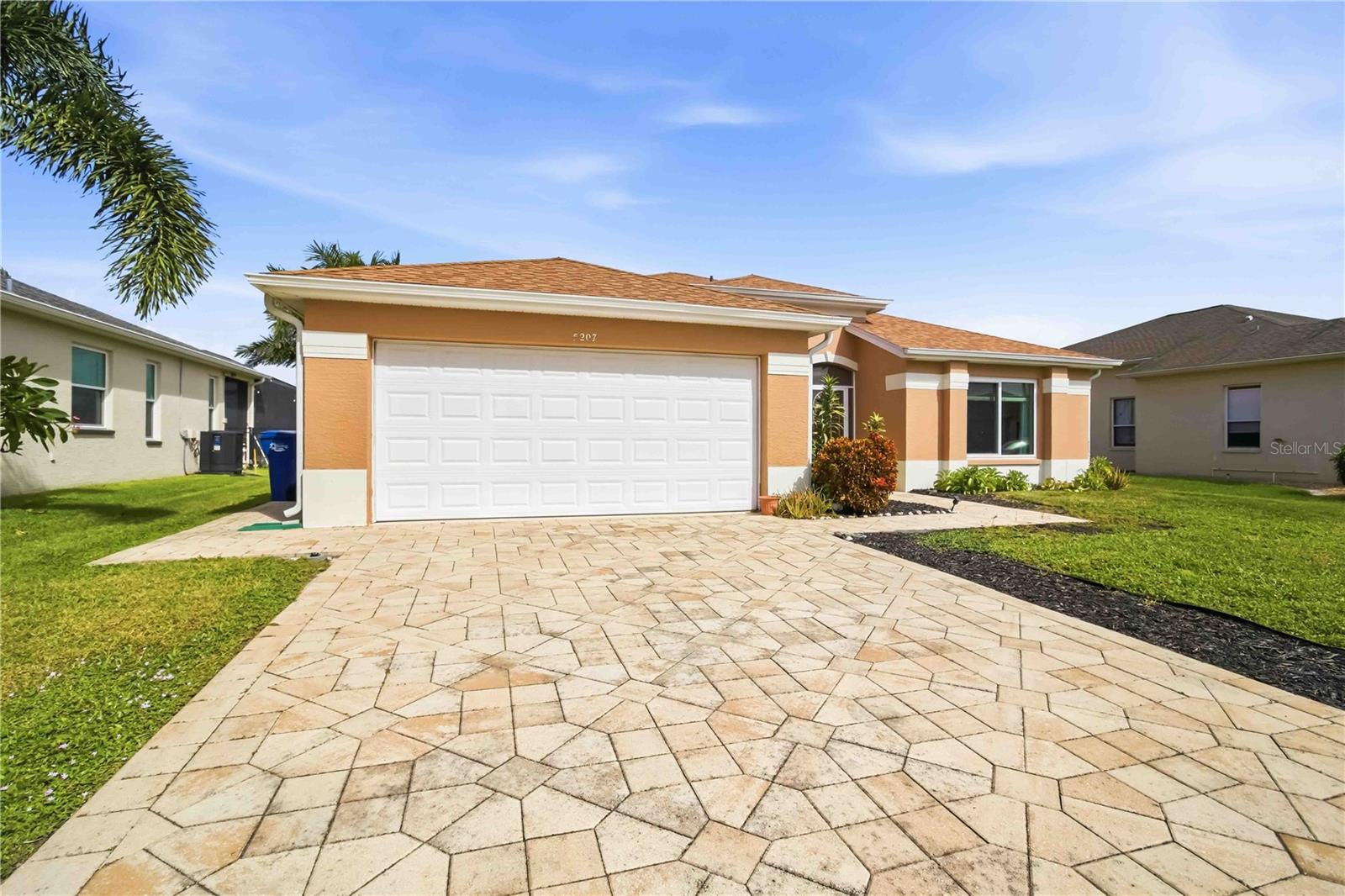 Single Family Residence at 5207 52ND AVE W, BRADENTON, photo 2 of 38