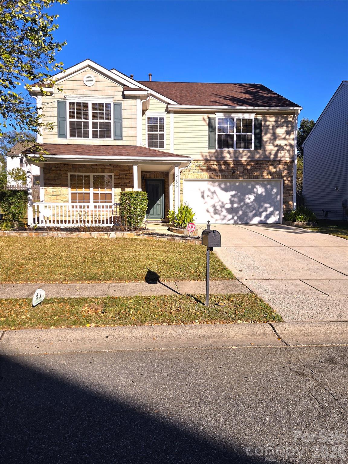 Single Family Residence at 2806 Buckleigh Drive, Charlotte, photo 2 of 31