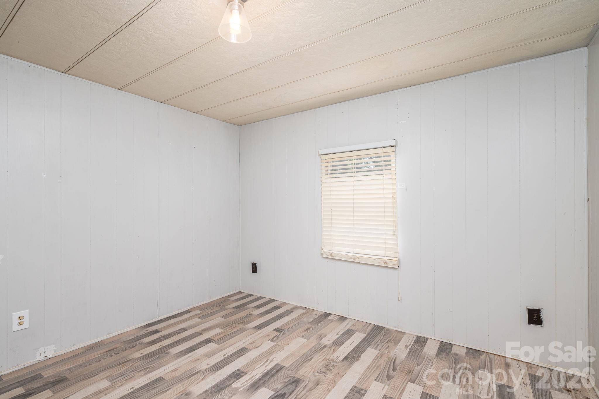 Single Family Residence at 343 Carr Drive, Dallas, photo 8 of 24