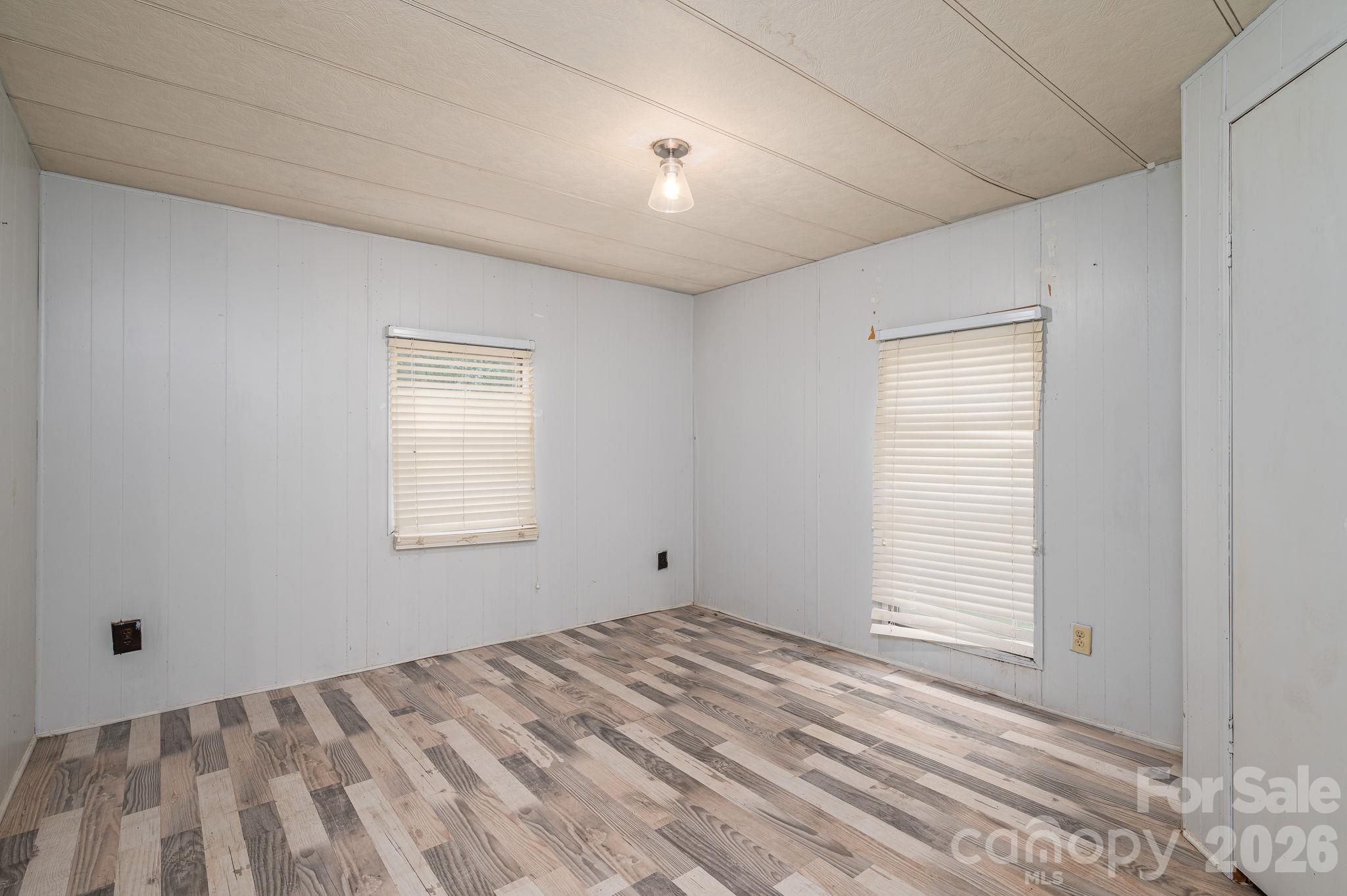 Single Family Residence at 343 Carr Drive, Dallas, photo 10 of 24
