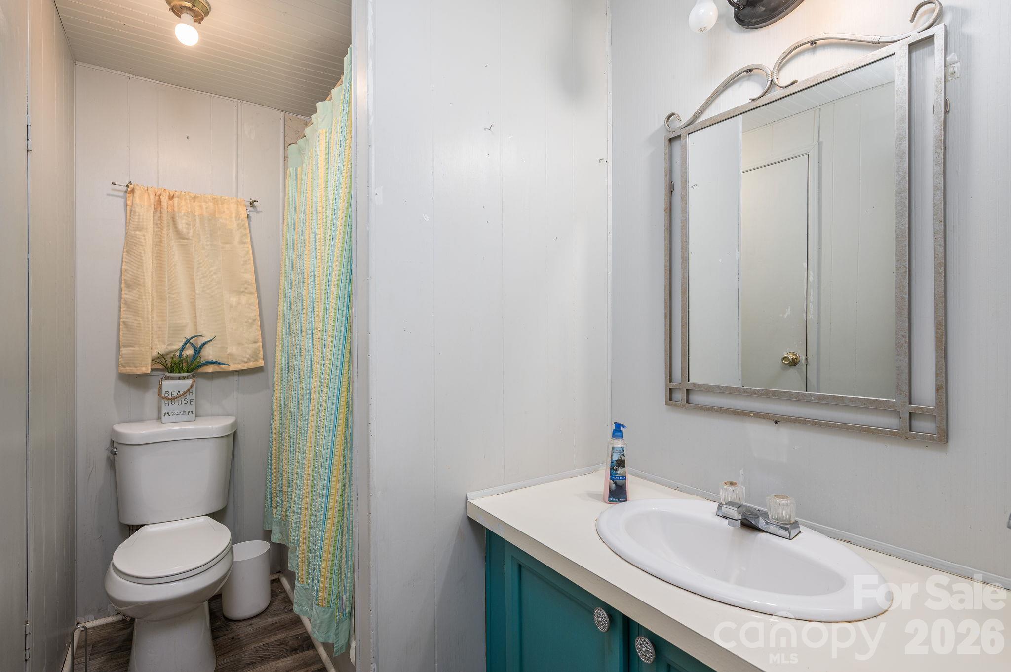 Single Family Residence at 343 Carr Drive, Dallas, photo 14 of 24