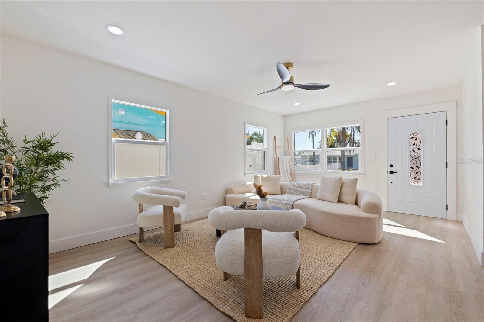 Single Family Residence at 5769 DARTMOUTH AVE N, ST PETERSBURG, photo 7 of 33