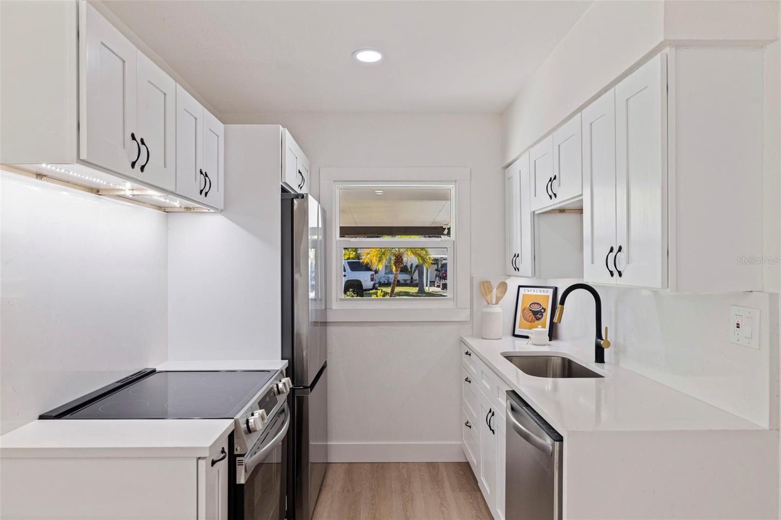 Single Family Residence at 5769 DARTMOUTH AVE N, ST PETERSBURG, photo 11 of 33
