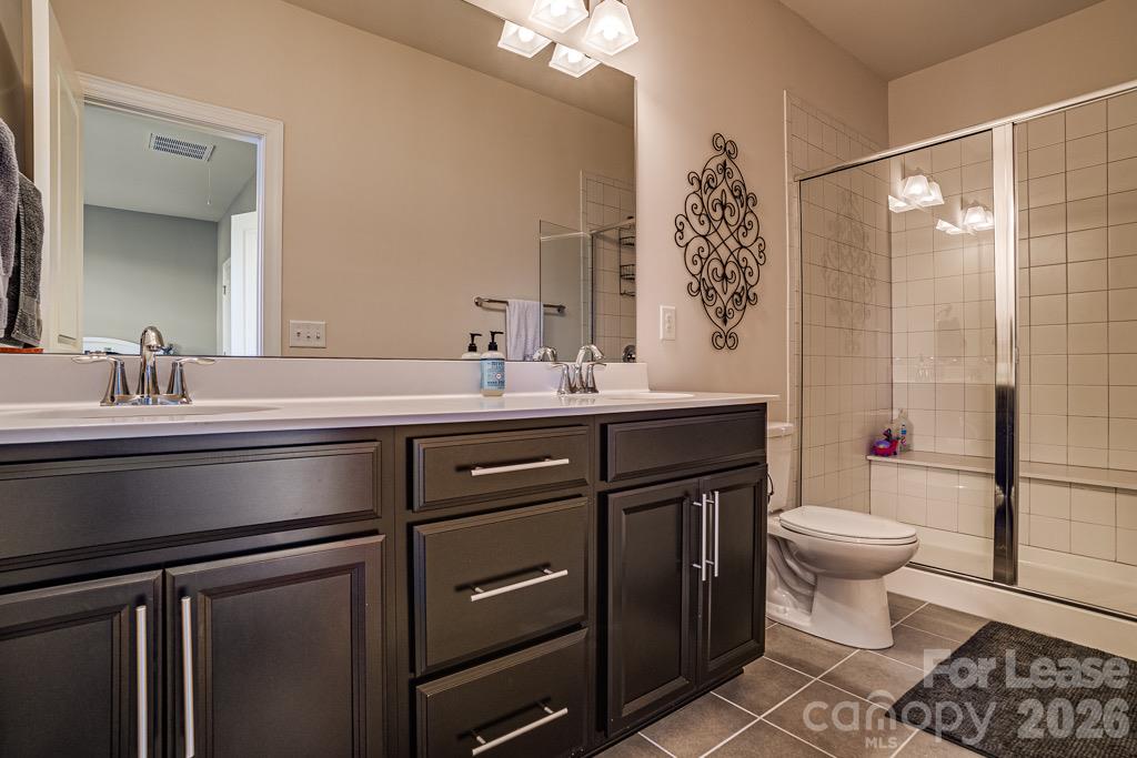 Double Vanity Bathroom - 3355 Bending Birch Place, Charlotte