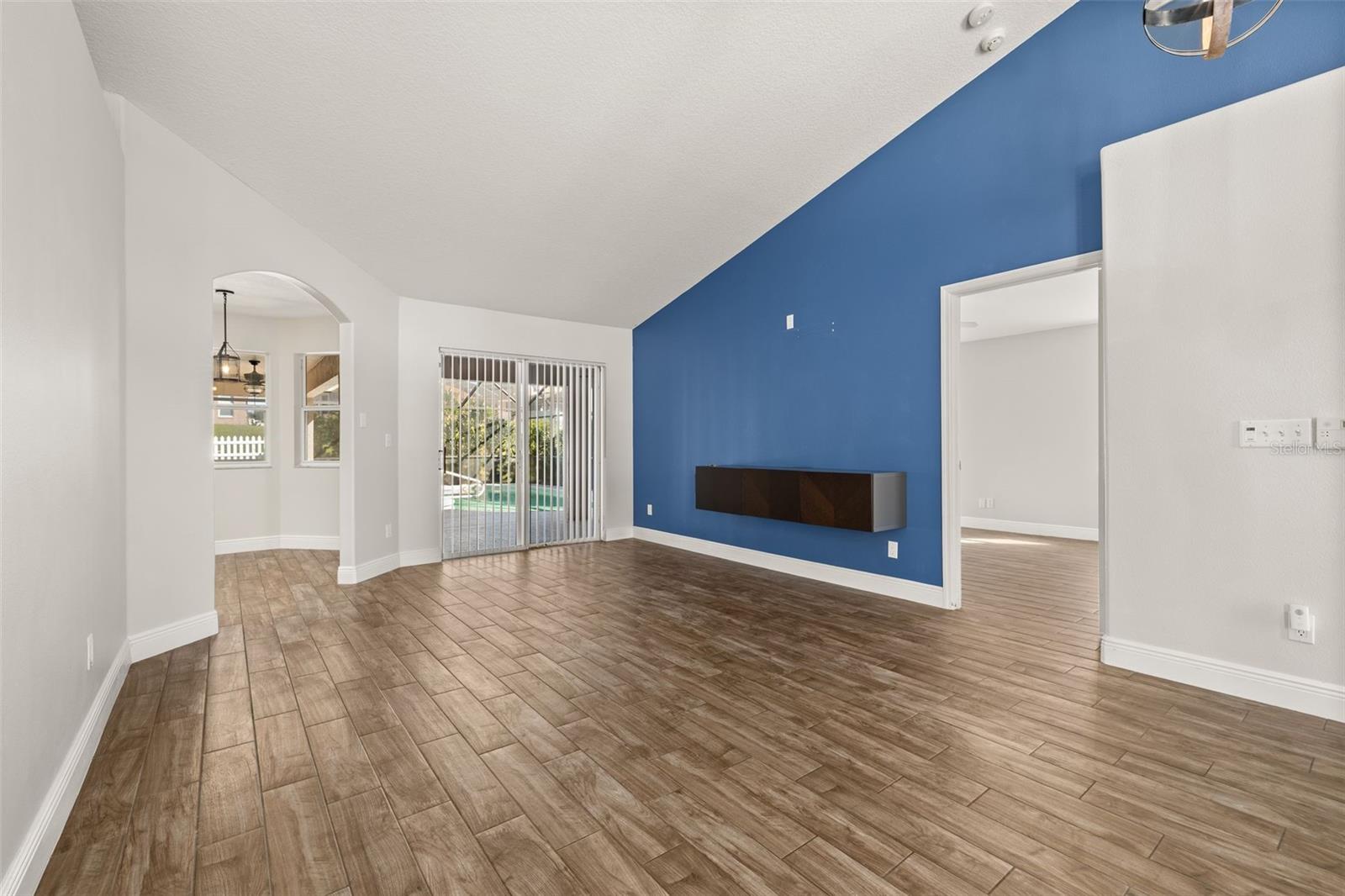 Single Family Residence at 543 DOLCETTO DR, DAVENPORT, photo 7 of 68