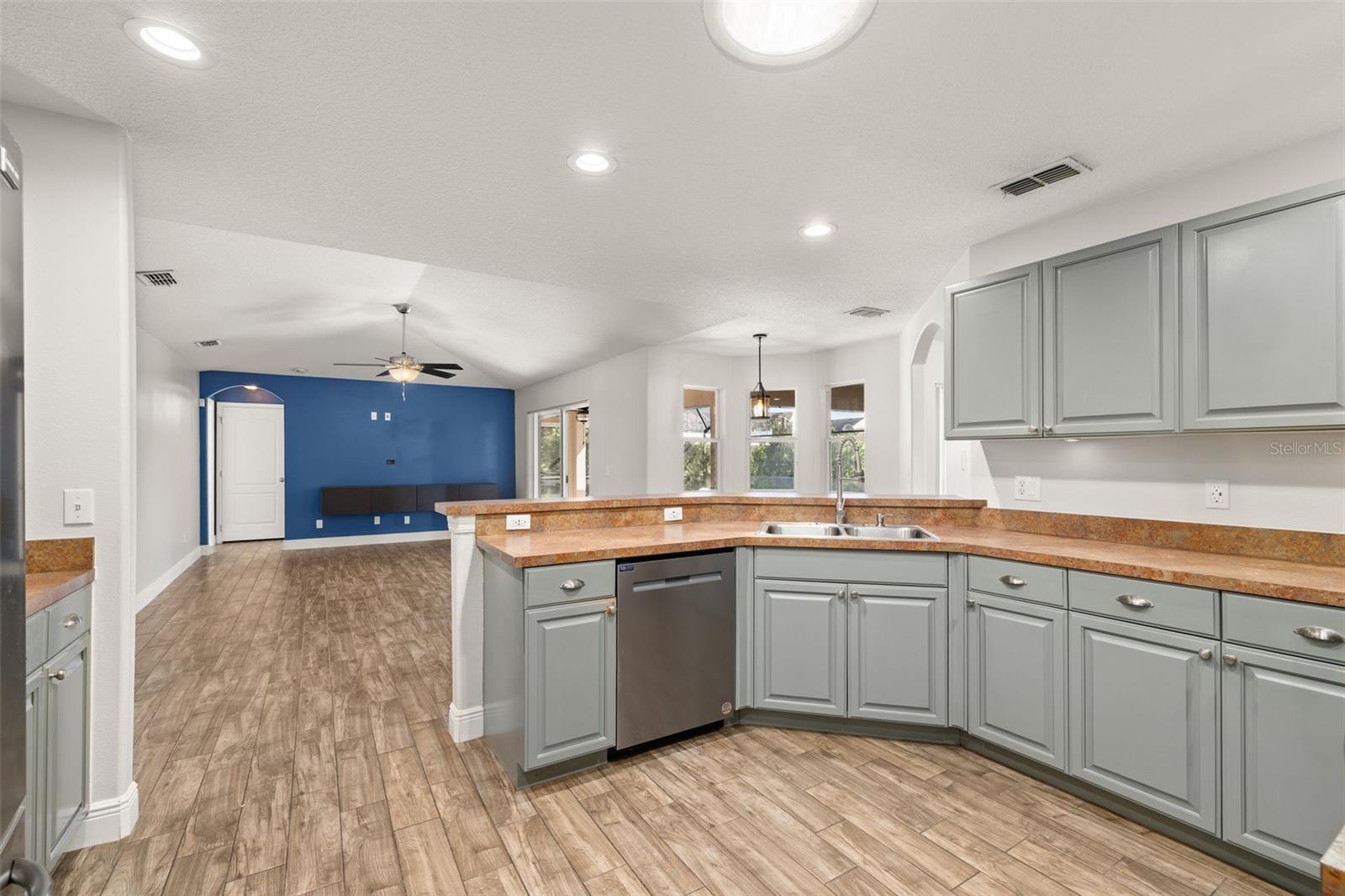 Single Family Residence at 543 DOLCETTO DR, DAVENPORT, photo 15 of 68