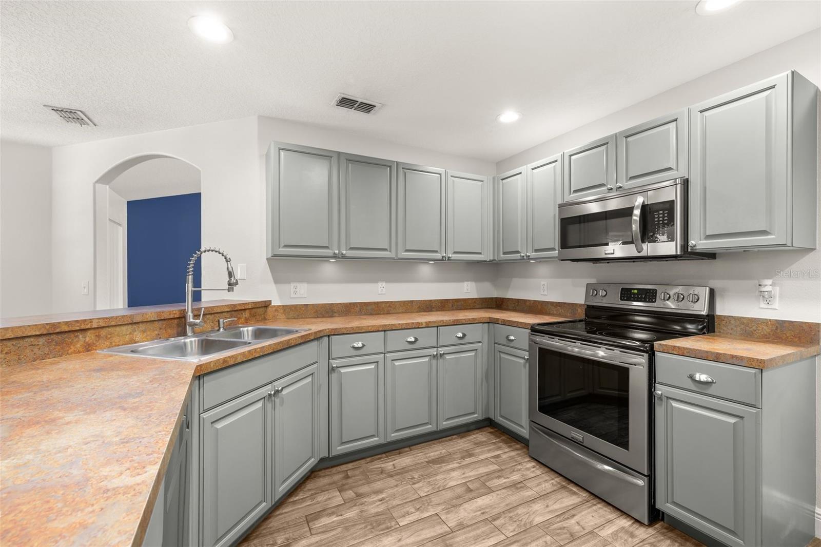 Single Family Residence at 543 DOLCETTO DR, DAVENPORT, photo 16 of 68