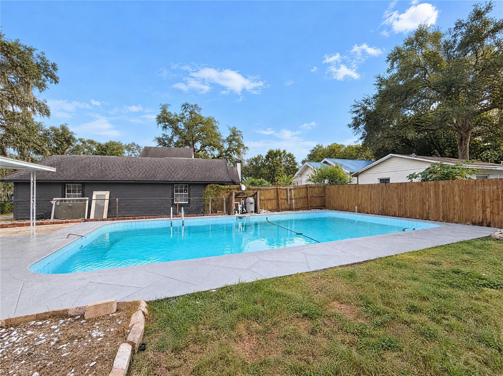 Single Family Residence at 1713 HILLSIDE DR, TAMPA, photo 19 of 23