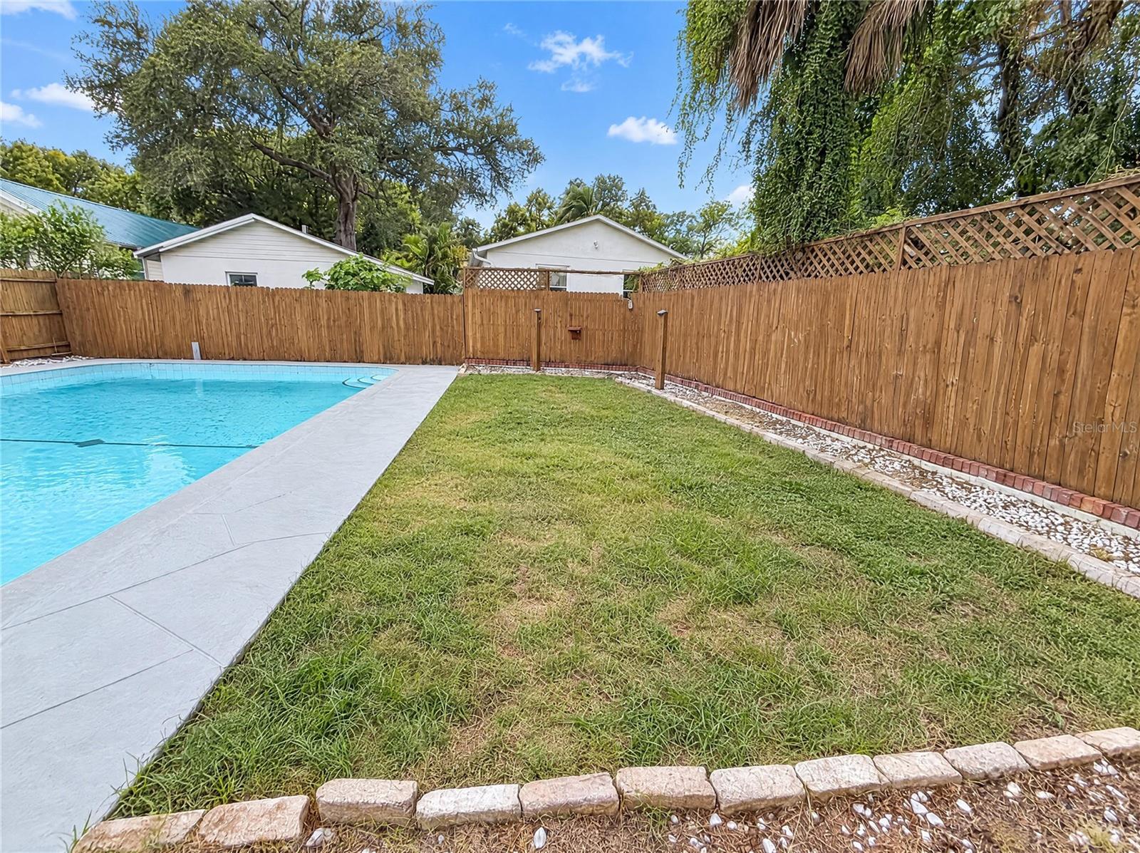 Single Family Residence at 1713 HILLSIDE DR, TAMPA, photo 20 of 23