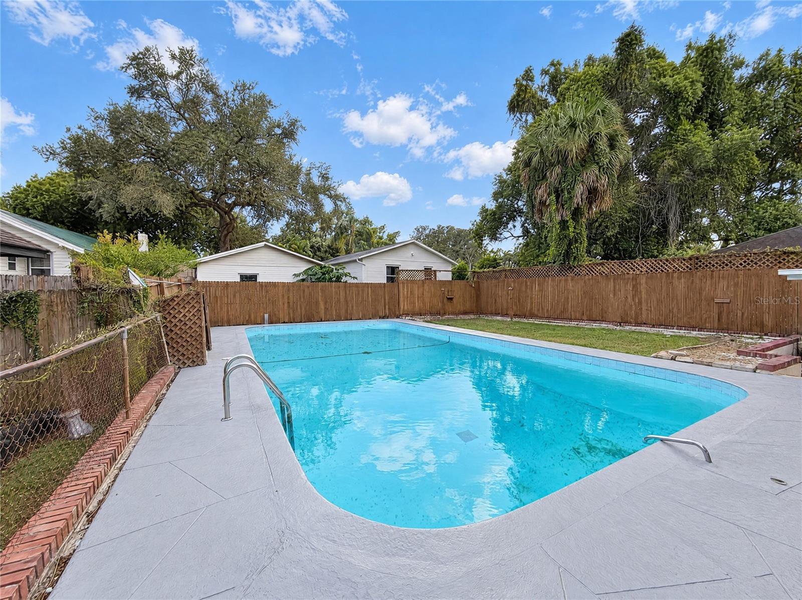 Single Family Residence at 1713 HILLSIDE DR, TAMPA, photo 21 of 23