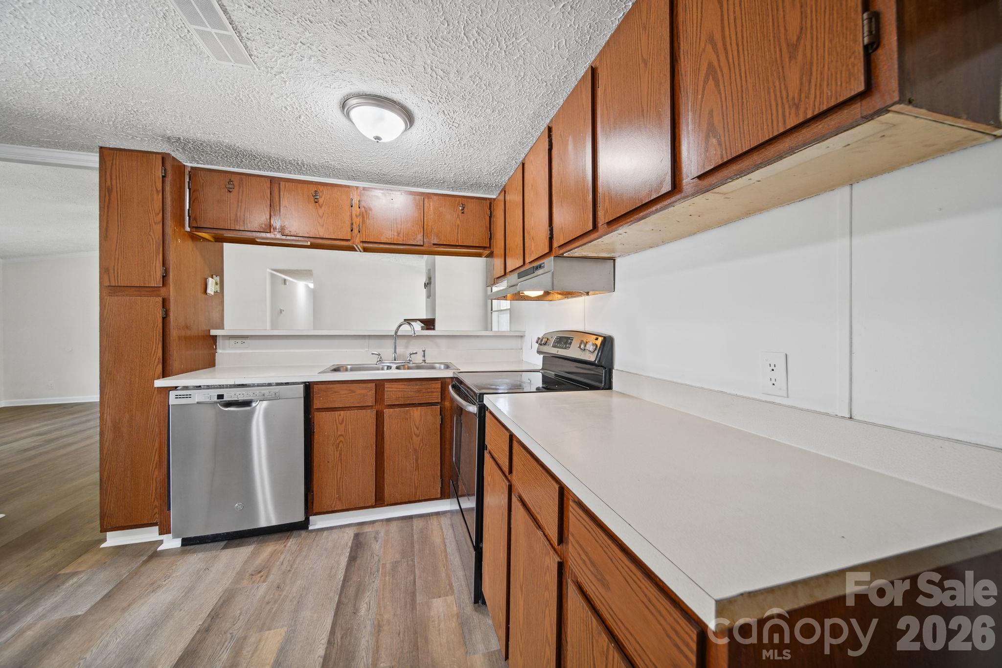 Kitchen - 2374 York Highway, York