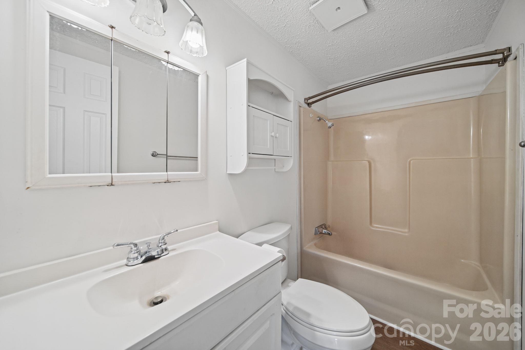 Hall Bathroom - 2374 York Highway, York