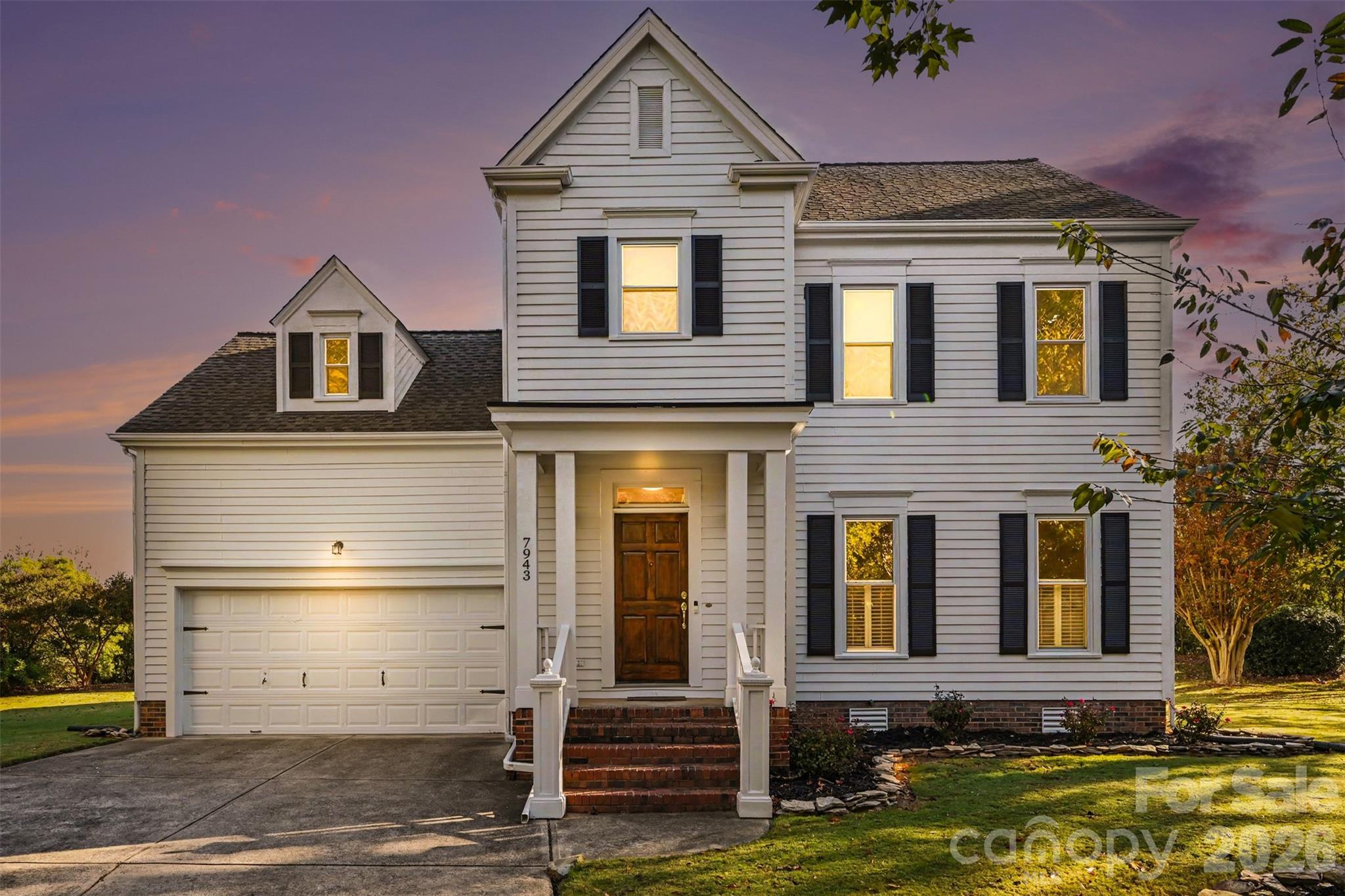Single Family Residence at 7943 Elphin Court, Charlotte