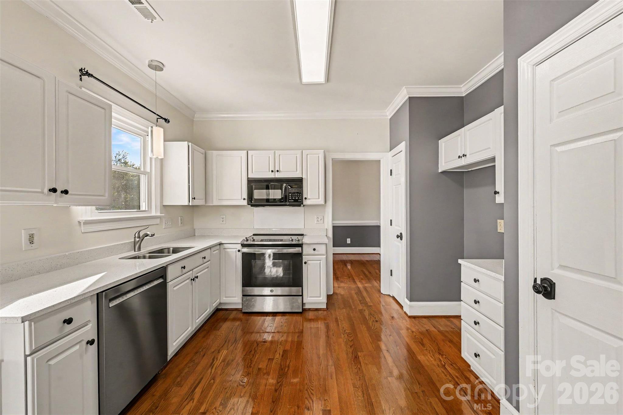 Single Family Residence at 7943 Elphin Court, Charlotte, photo 16 of 36