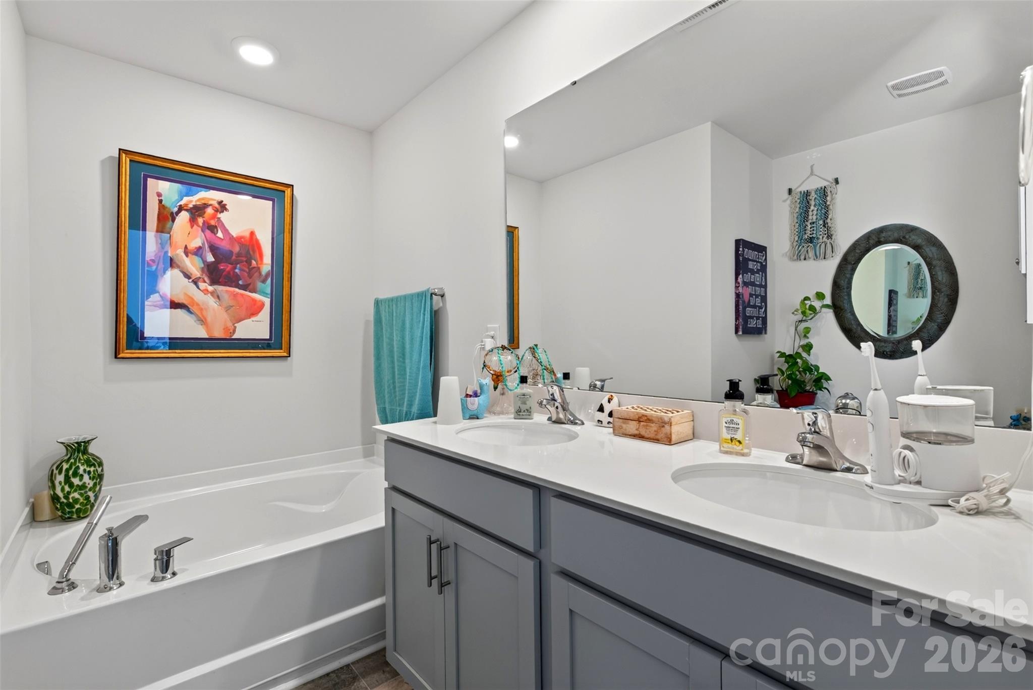 Upstairs 2nd primary bathroom with soaking tub. - 313 Tavernier Lane, Candler