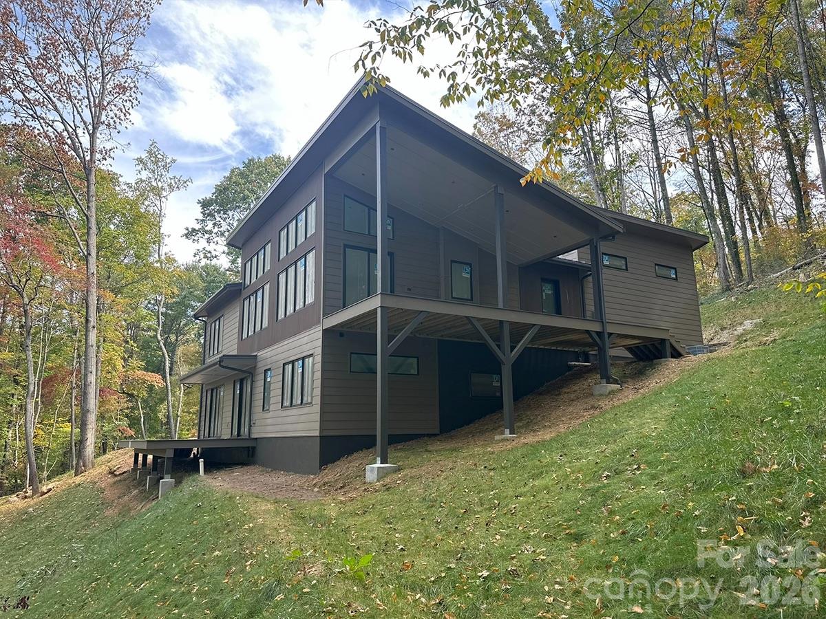 Single Family Residence at 7 Spooks Branch Extension, Asheville, photo 5 of 7