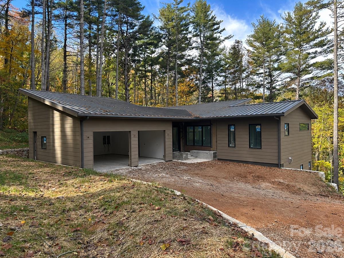 Single Family Residence at 7 Spooks Branch Extension, Asheville, photo 6 of 7