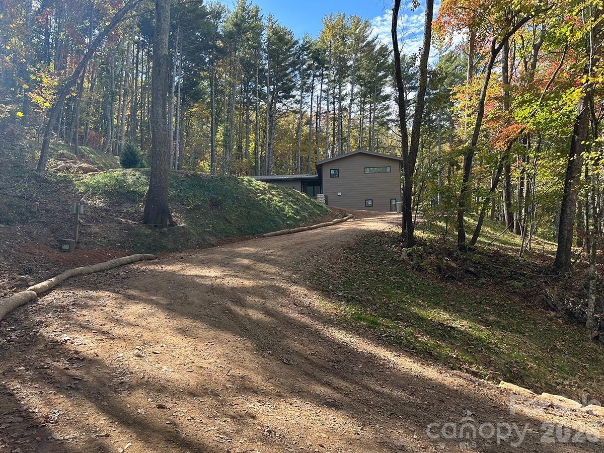 Single Family Residence at 7 Spooks Branch Extension, Asheville, photo 7 of 7