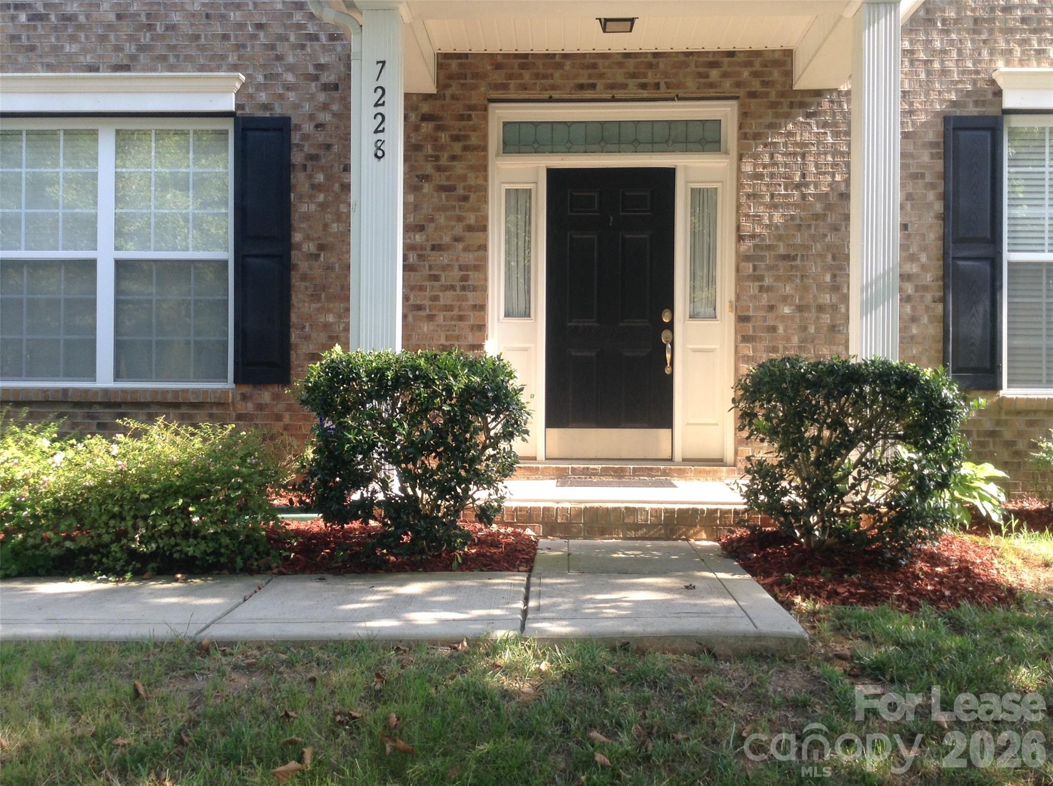 Single Family Residence at 7228 Handon Lane, Huntersville, photo 2 of 24