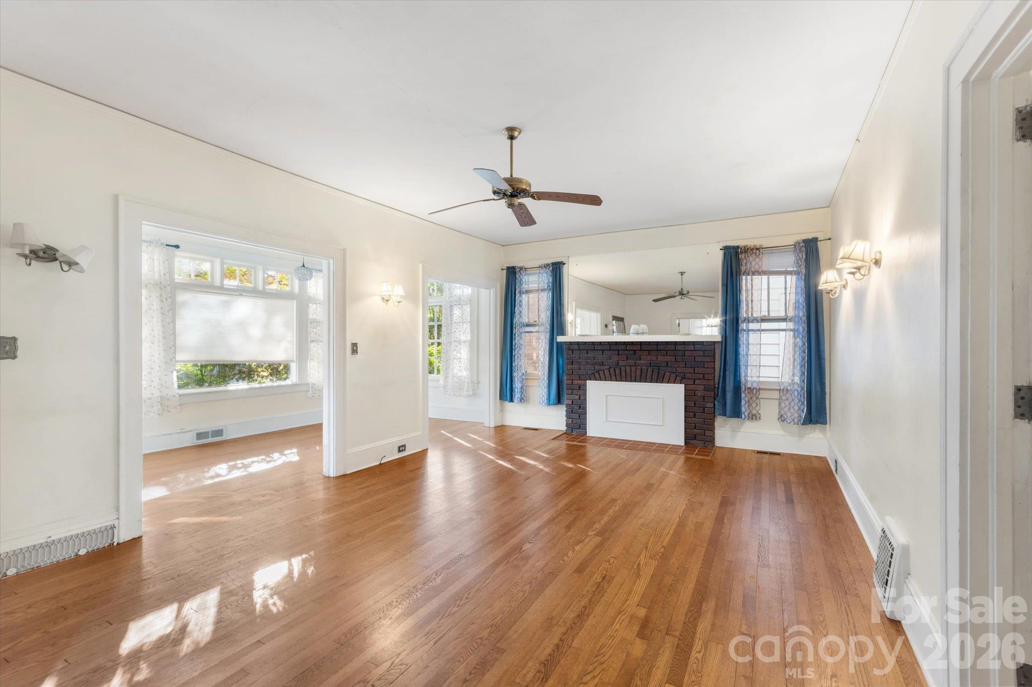 Family room with sunroom - 1527 Druid Hills Avenue, Hendersonville